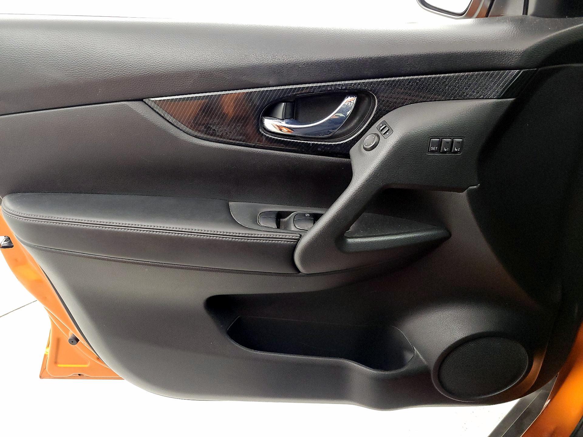 Thumbnail: 2017 Nissan Rogue - 12