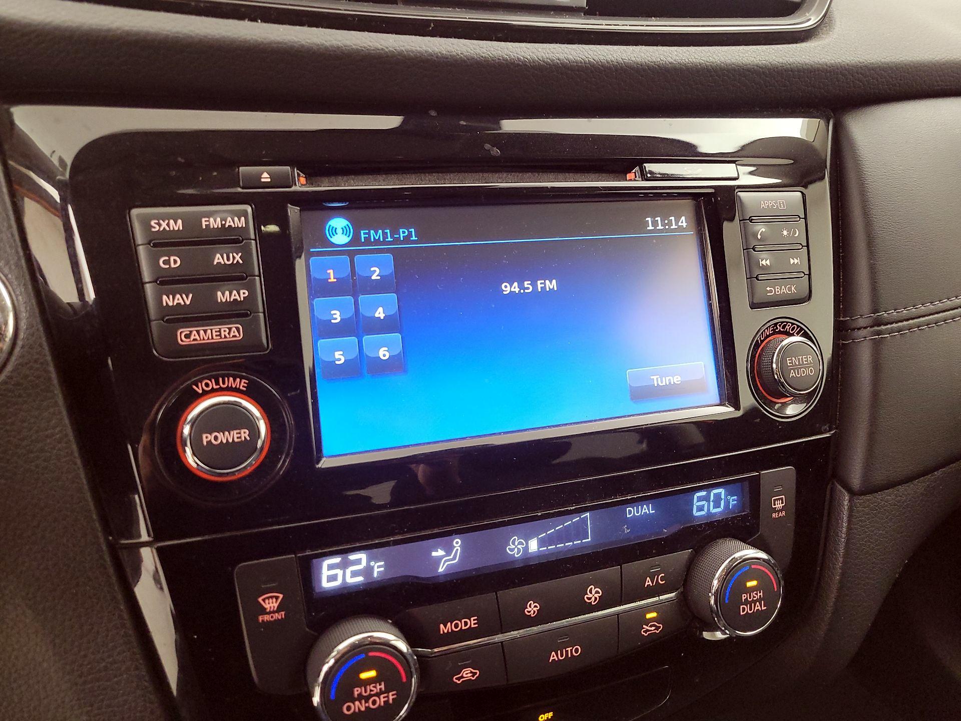 Thumbnail: 2017 Nissan Rogue - 16