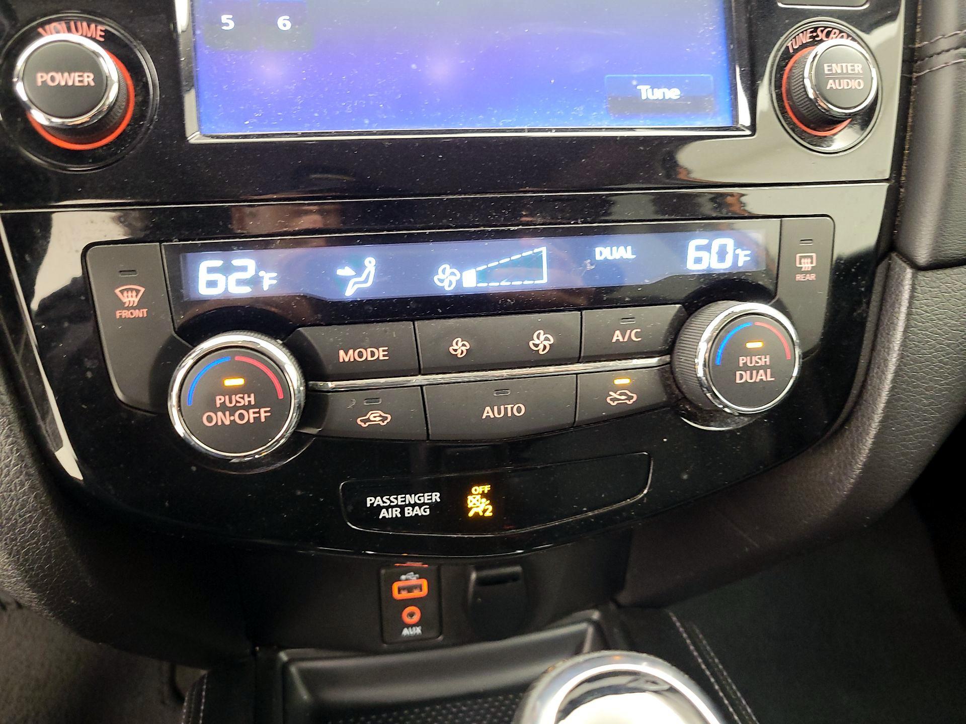 Thumbnail: 2017 Nissan Rogue - 17