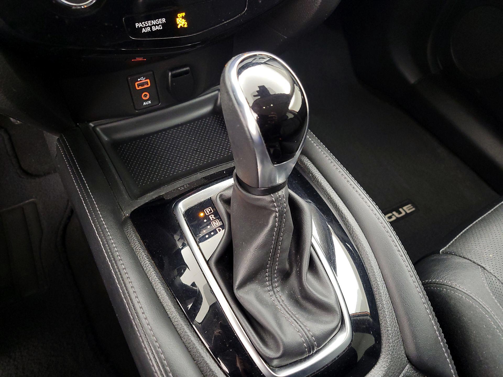 Thumbnail: 2017 Nissan Rogue - 18