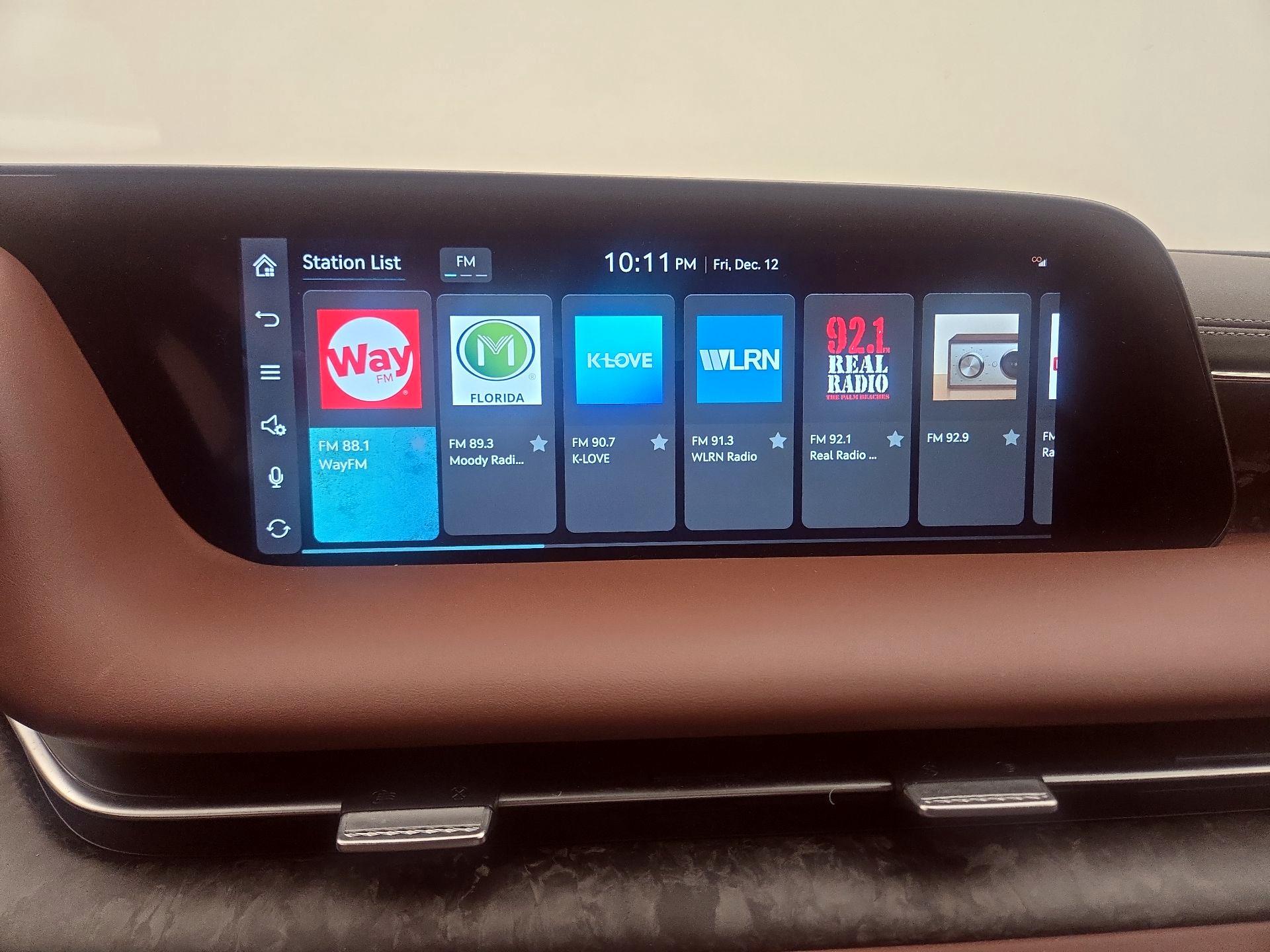 Thumbnail: 2023 Genesis G90 - 16