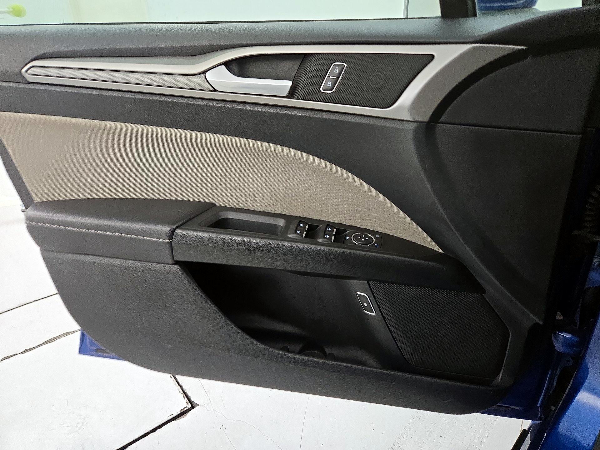 Thumbnail: 2018 Ford Fusion - 12