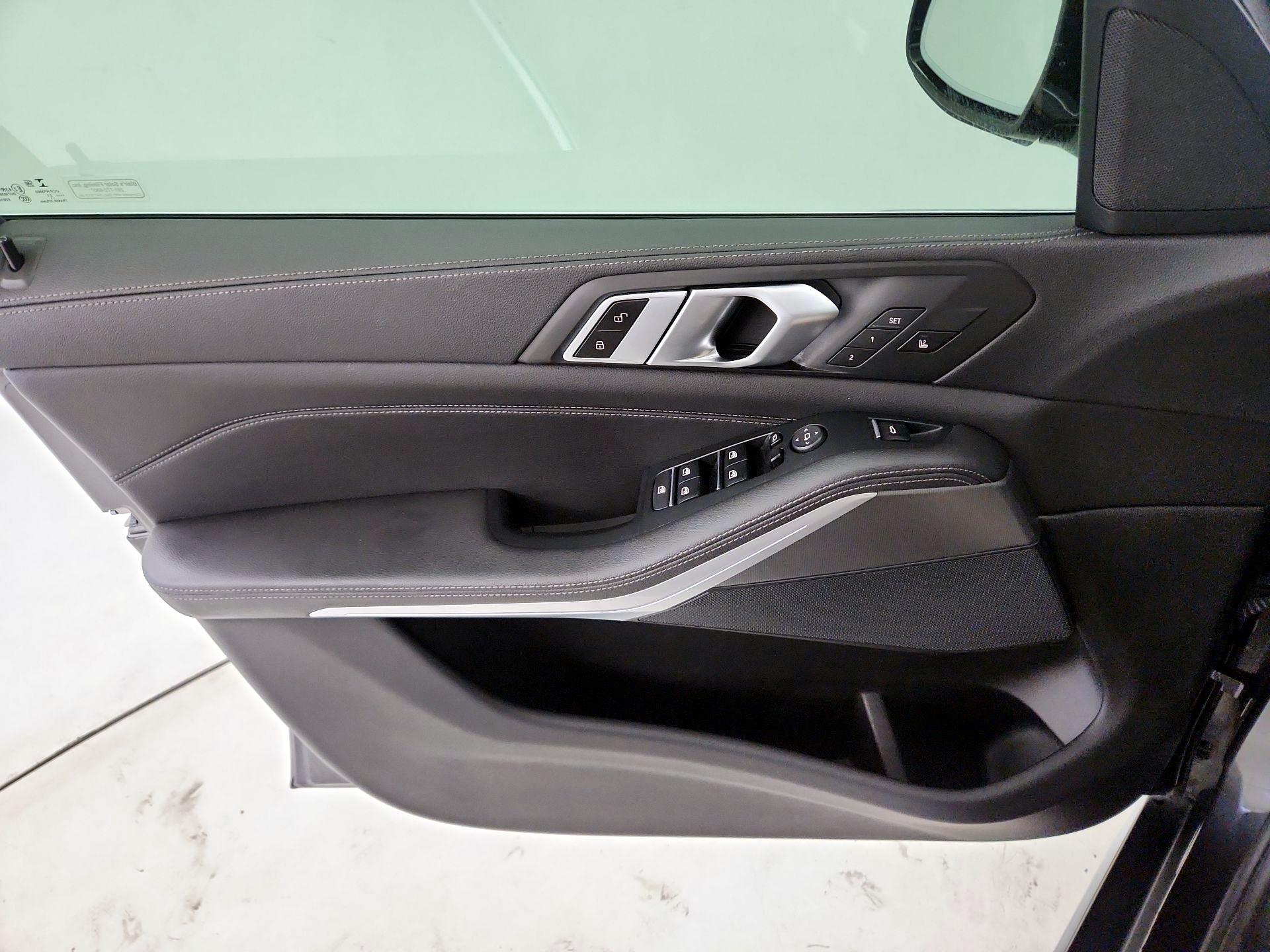 Thumbnail: 2021 BMW X5 - 12