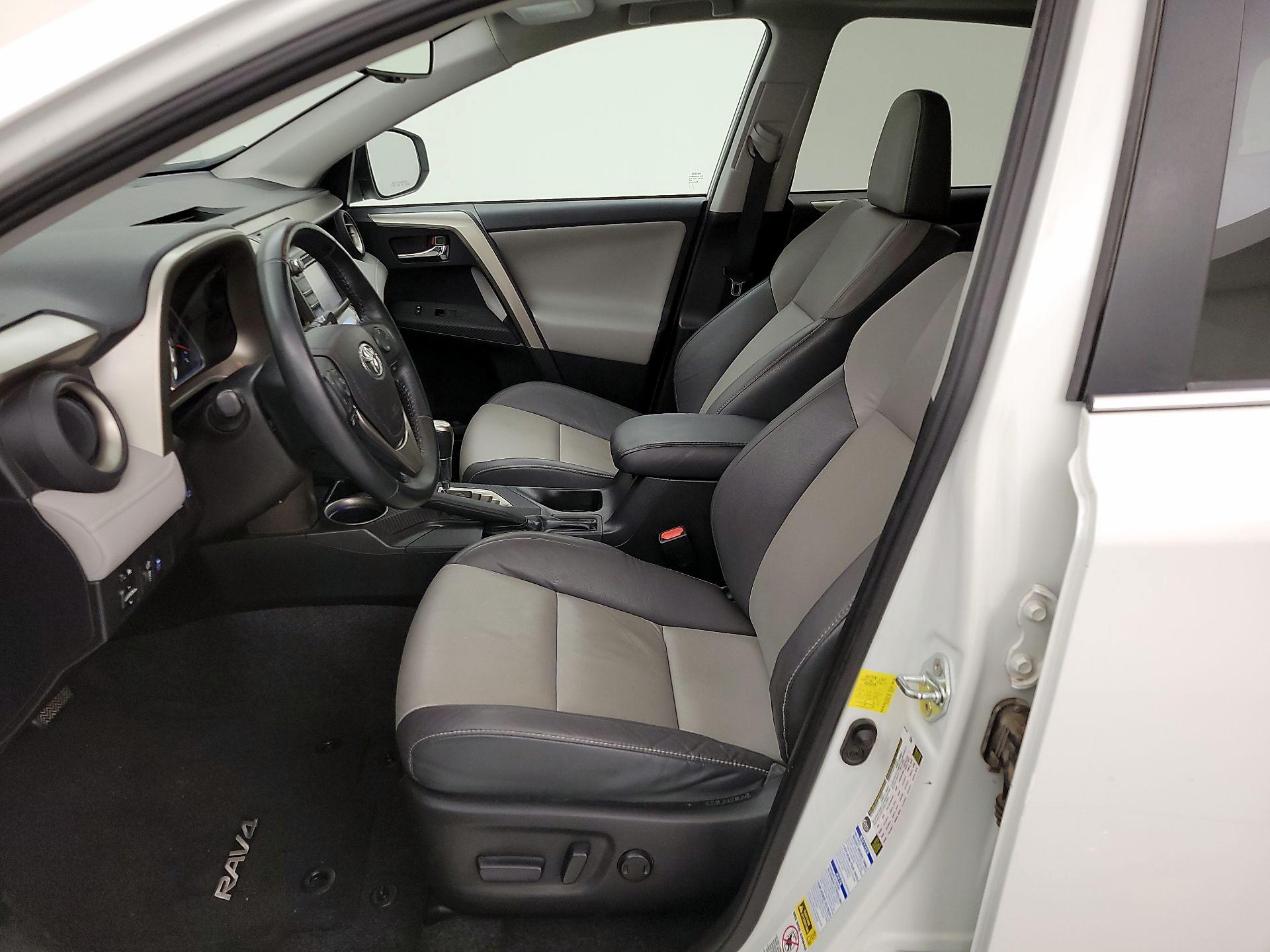 Thumbnail: 2015 Toyota RAV4 - 9