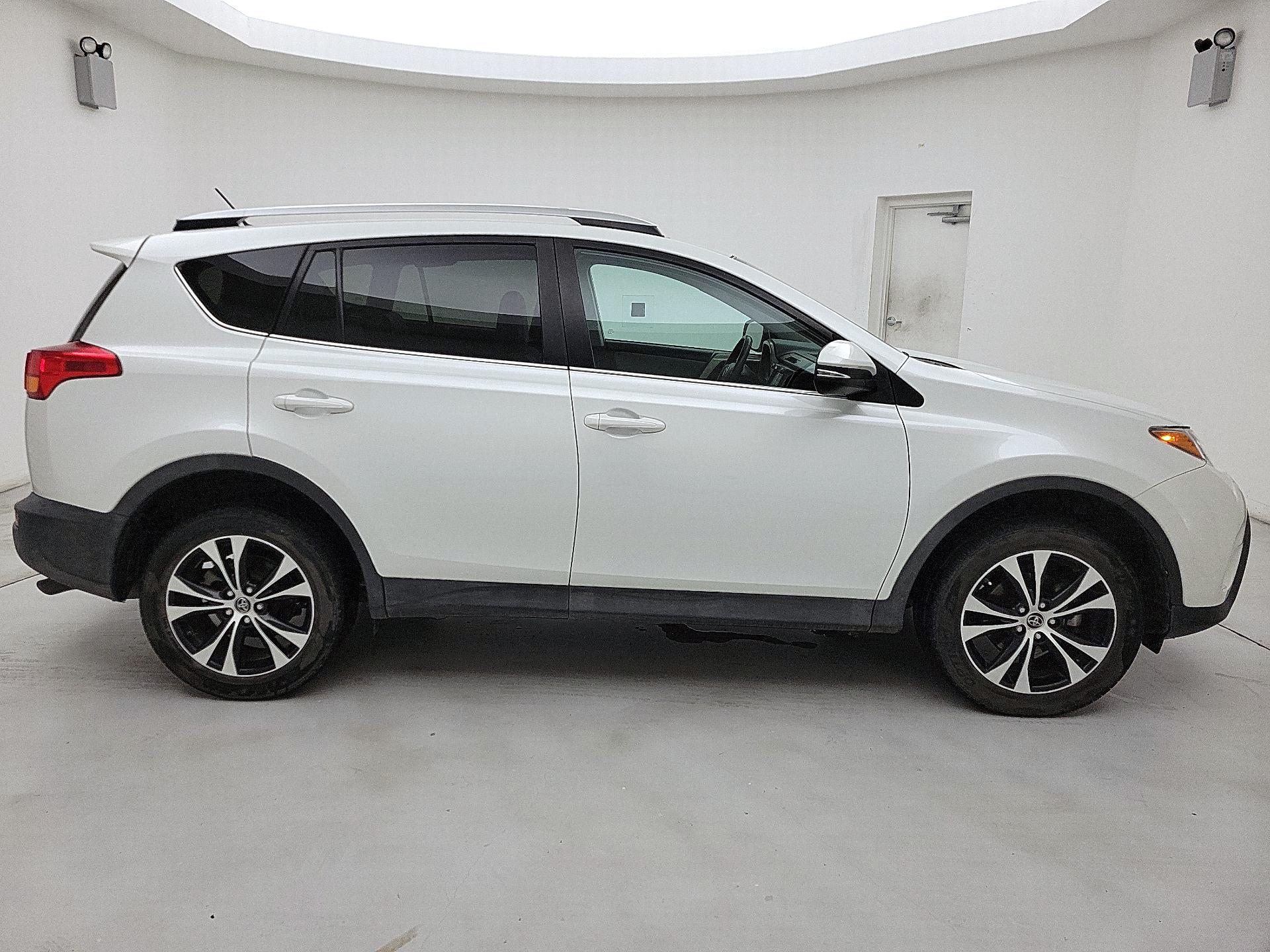 Thumbnail: 2015 Toyota RAV4 - 4