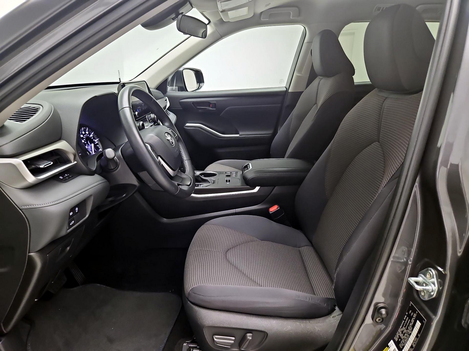 Thumbnail: 2025 Toyota Highlander - 11