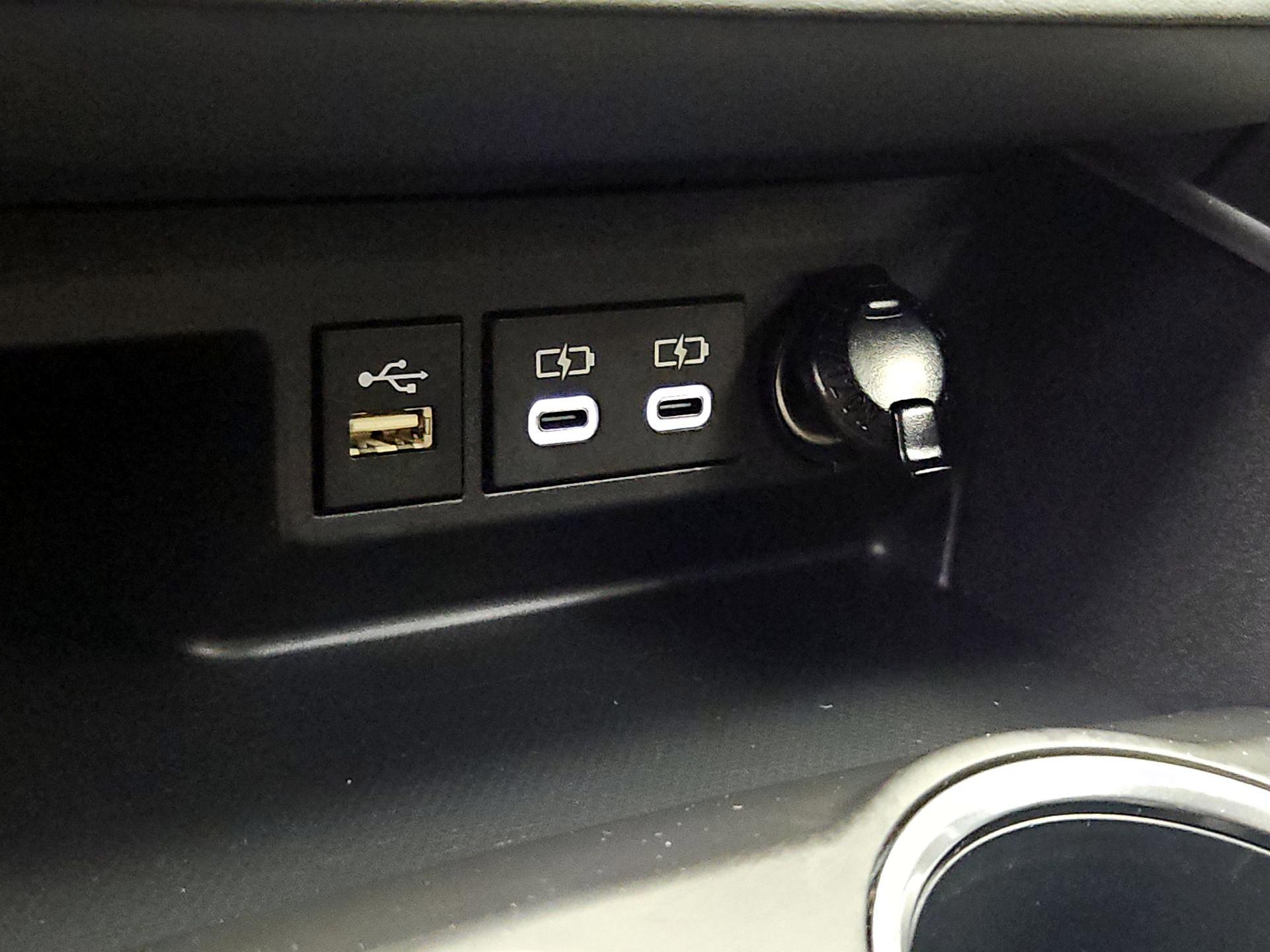 Thumbnail: 2025 Toyota Highlander - 18