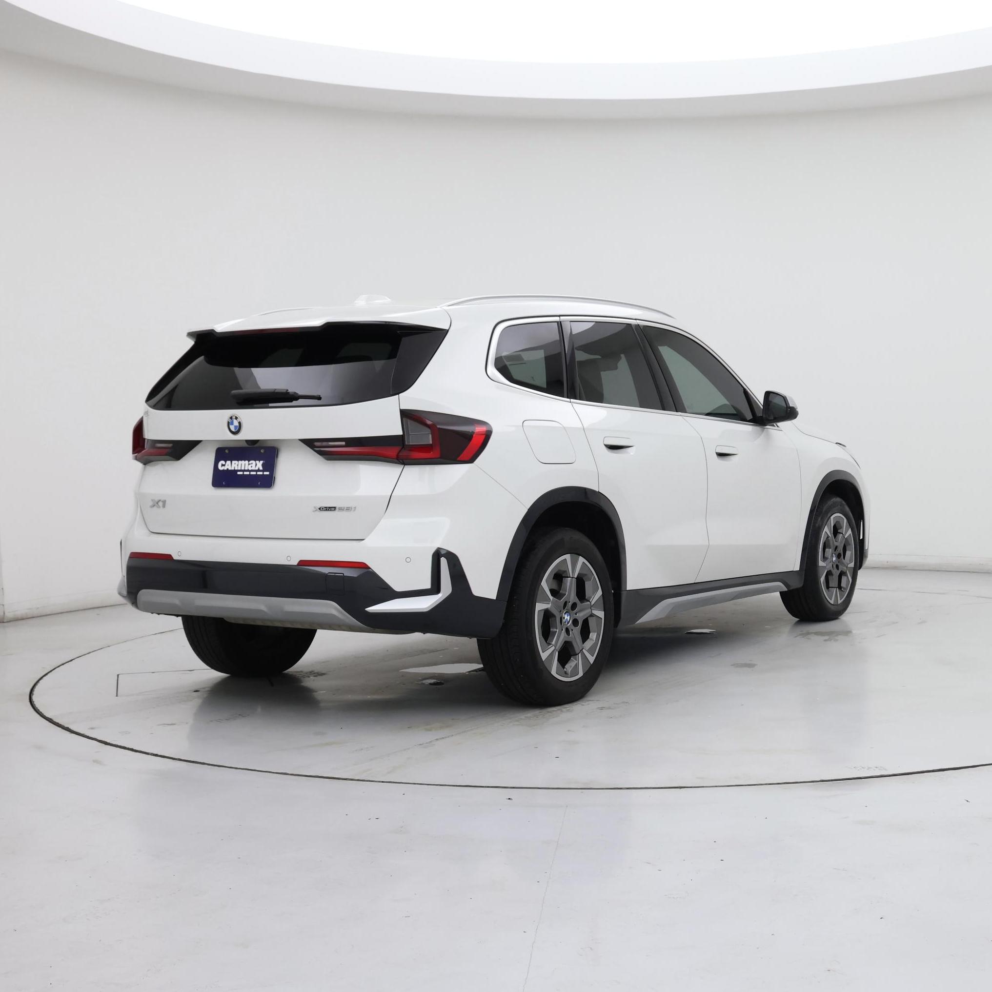 Thumbnail: 2023 BMW X1 - 8