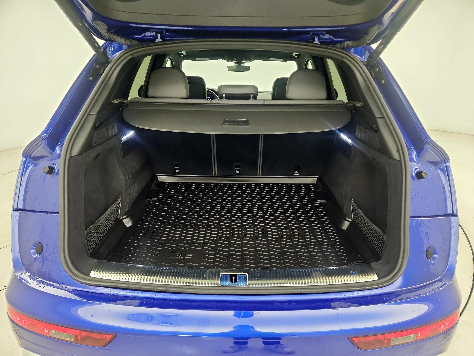 Thumbnail: 2022 Audi SQ5 - 16