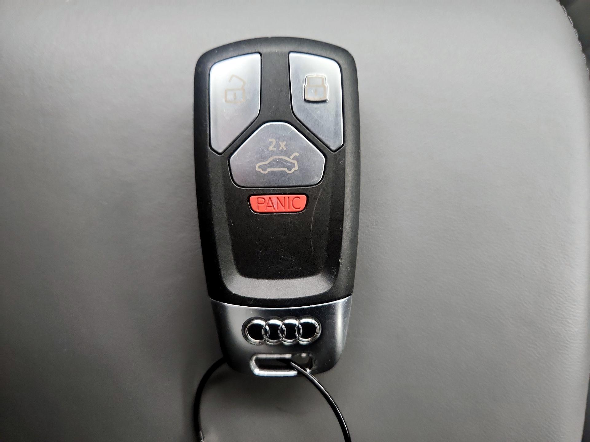 Thumbnail: 2022 Audi SQ5 - 18