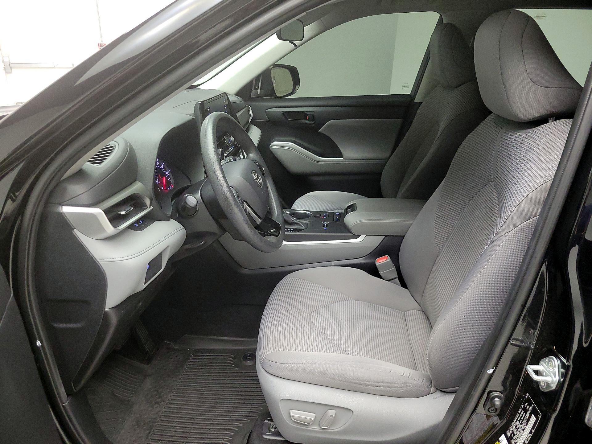 Thumbnail: 2021 Toyota Highlander - 9