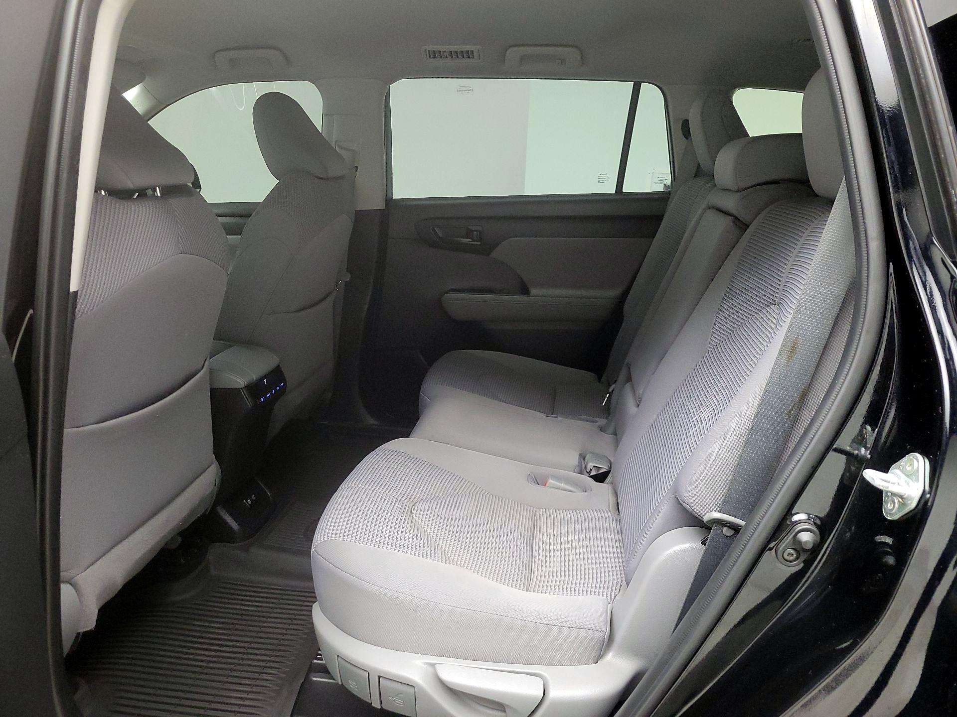 Thumbnail: 2021 Toyota Highlander - 16