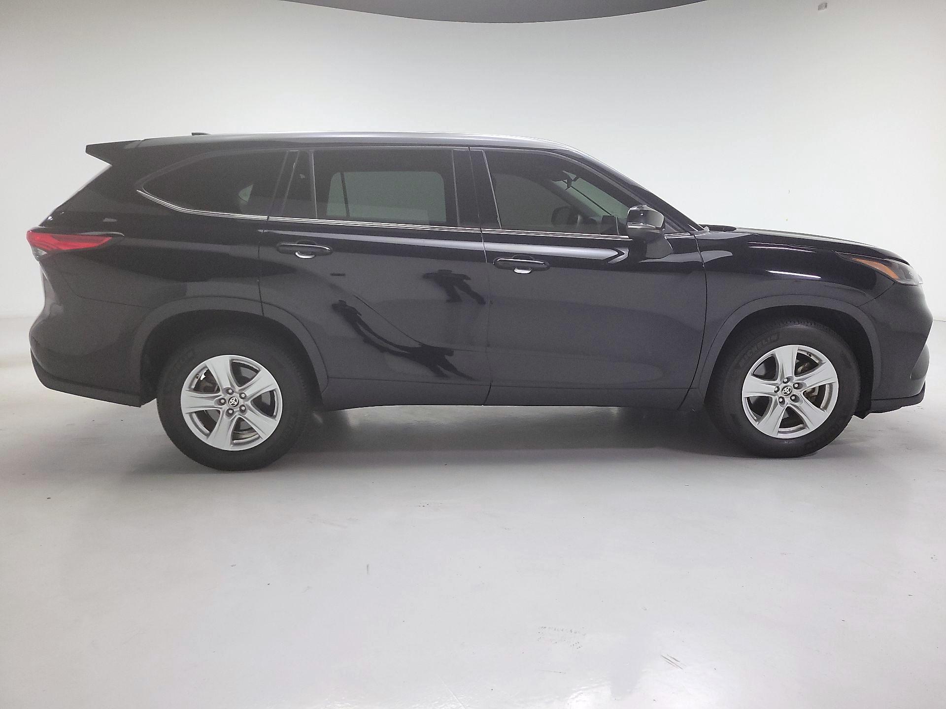 Thumbnail: 2021 Toyota Highlander - 4
