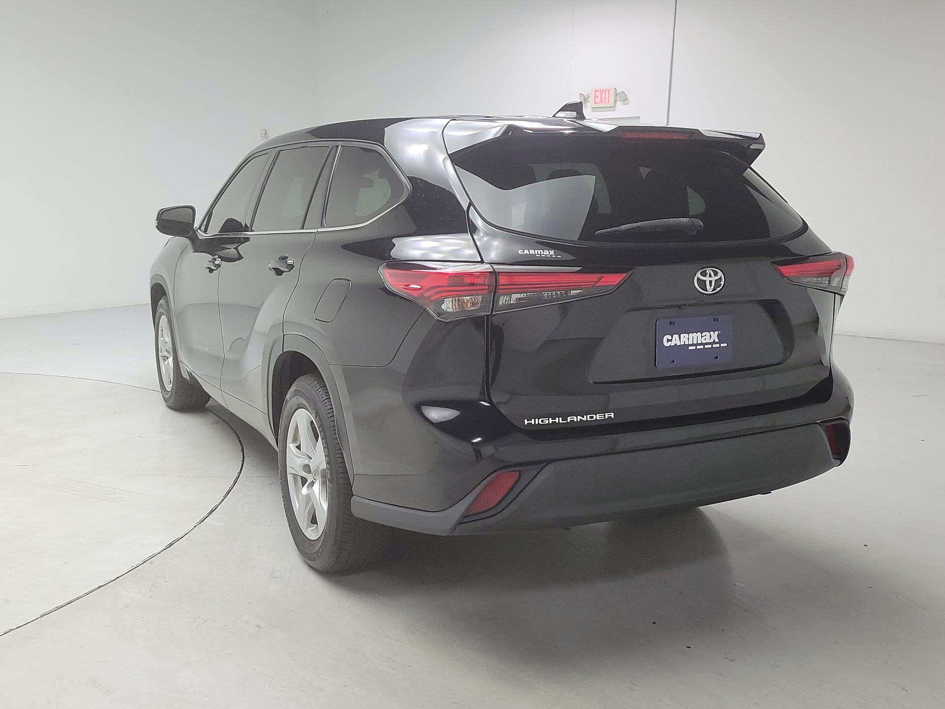 Thumbnail: 2021 Toyota Highlander - 7