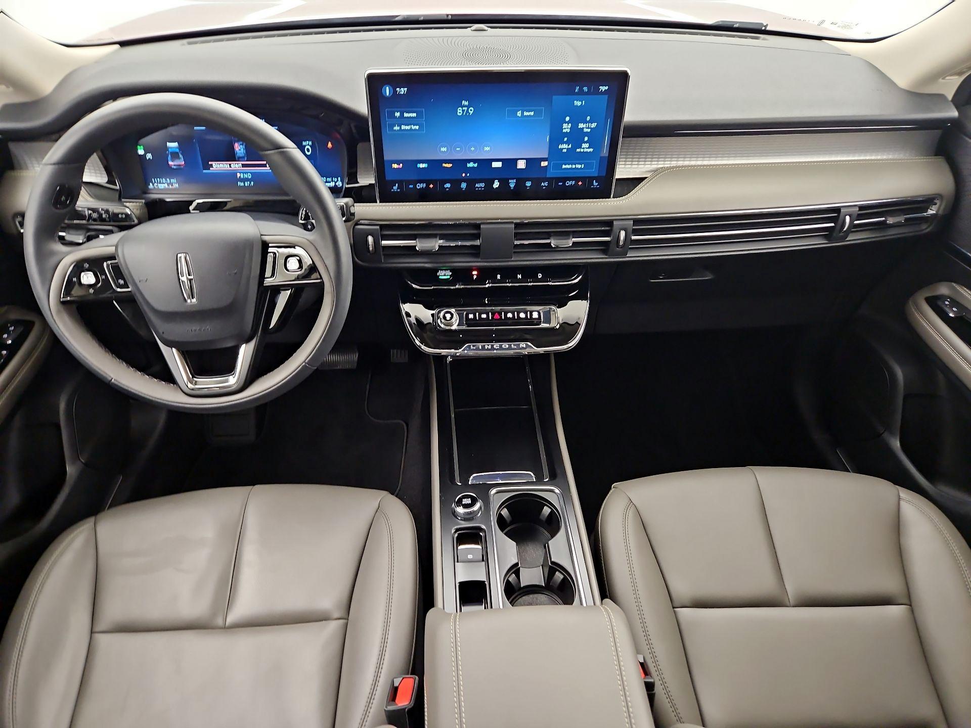 Thumbnail: 2023 Lincoln Corsair - 9