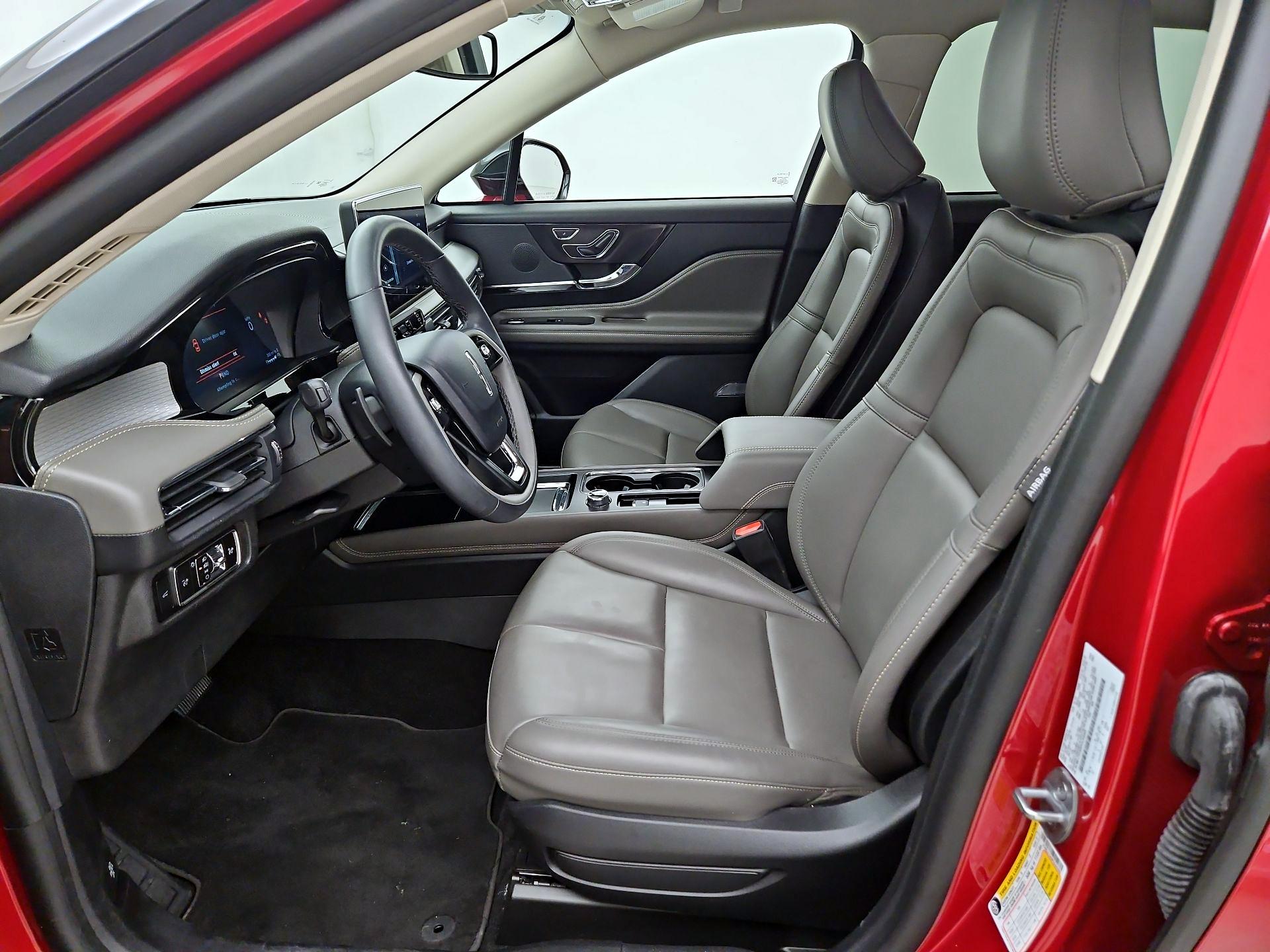 Thumbnail: 2023 Lincoln Corsair - 11