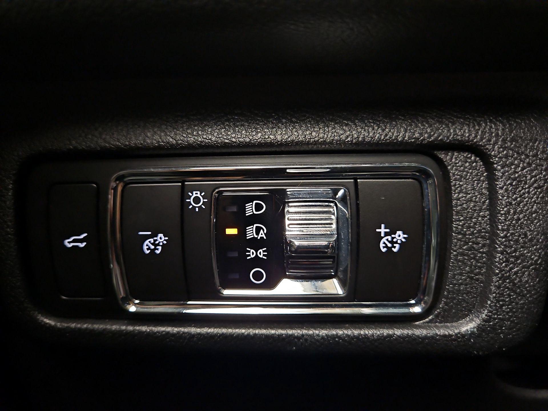 Thumbnail: 2023 Lincoln Corsair - 13