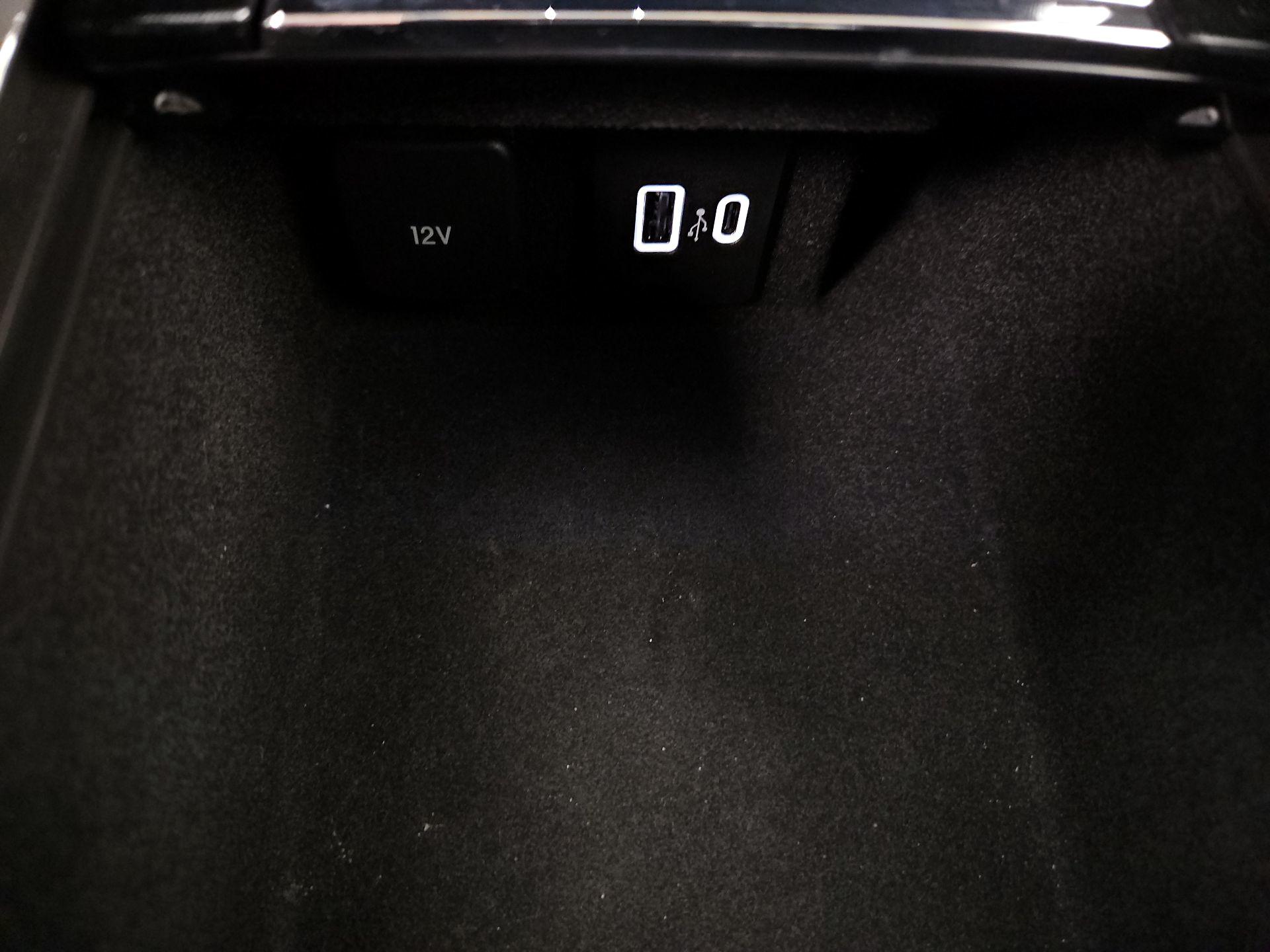 Thumbnail: 2023 Lincoln Corsair - 19