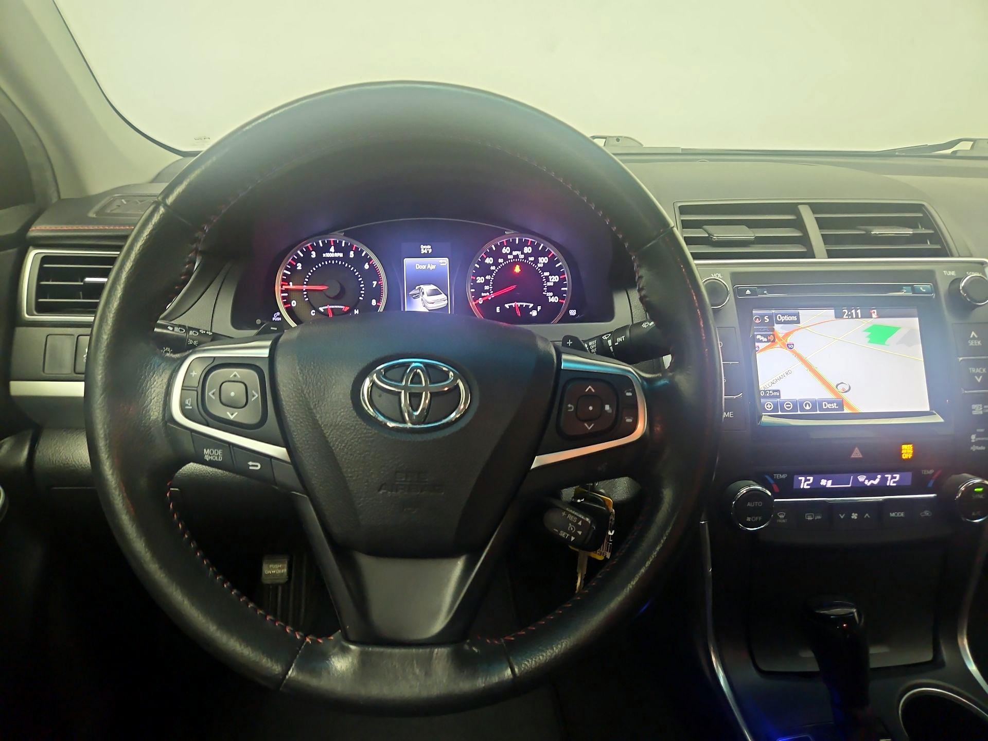 Thumbnail: 2015 Toyota Camry - 10