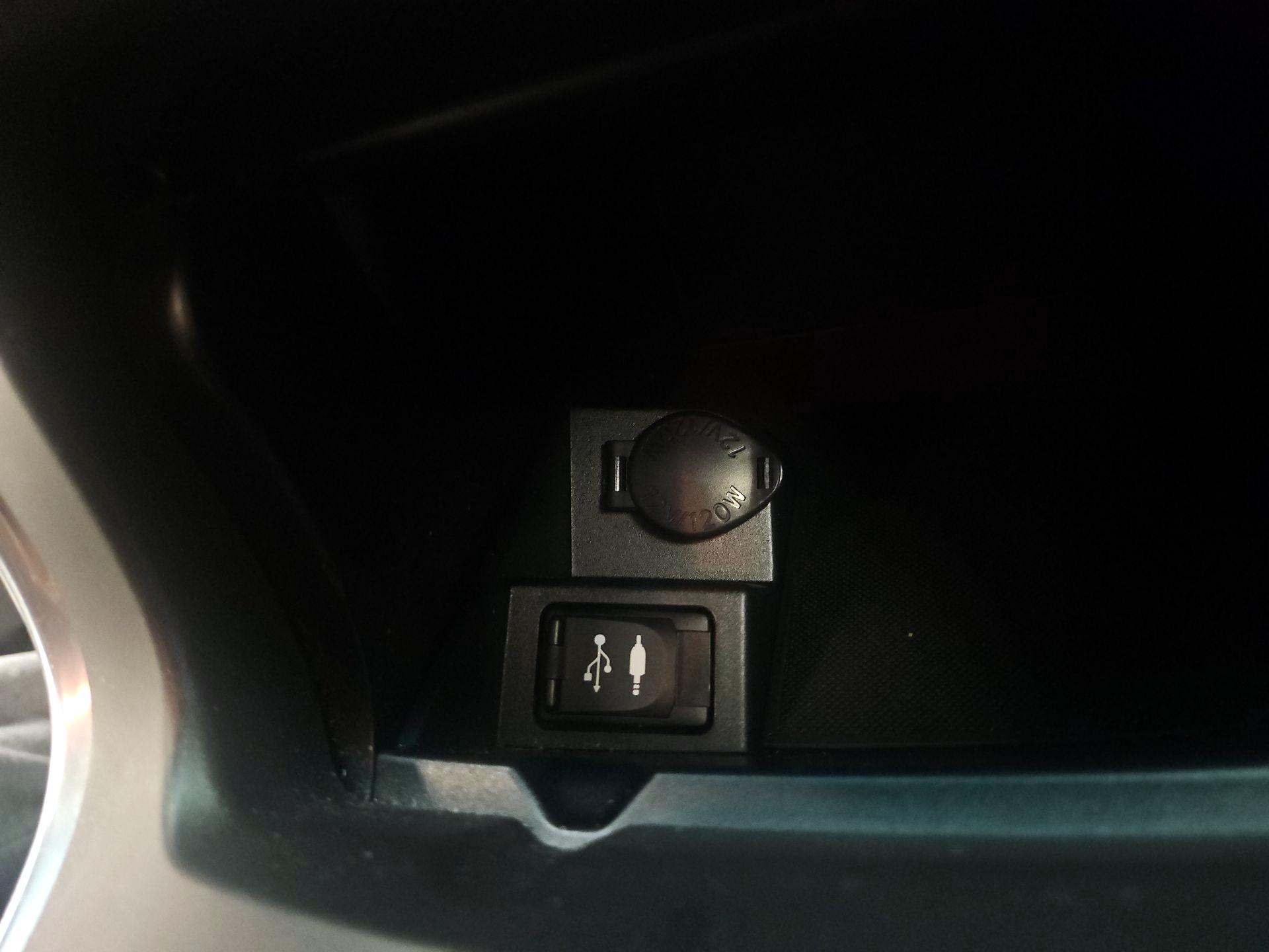 Thumbnail: 2015 Toyota Camry - 19