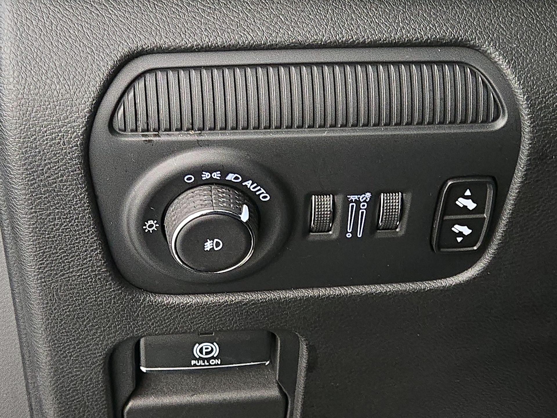 Thumbnail: 2024 Jeep Wagoneer - 13