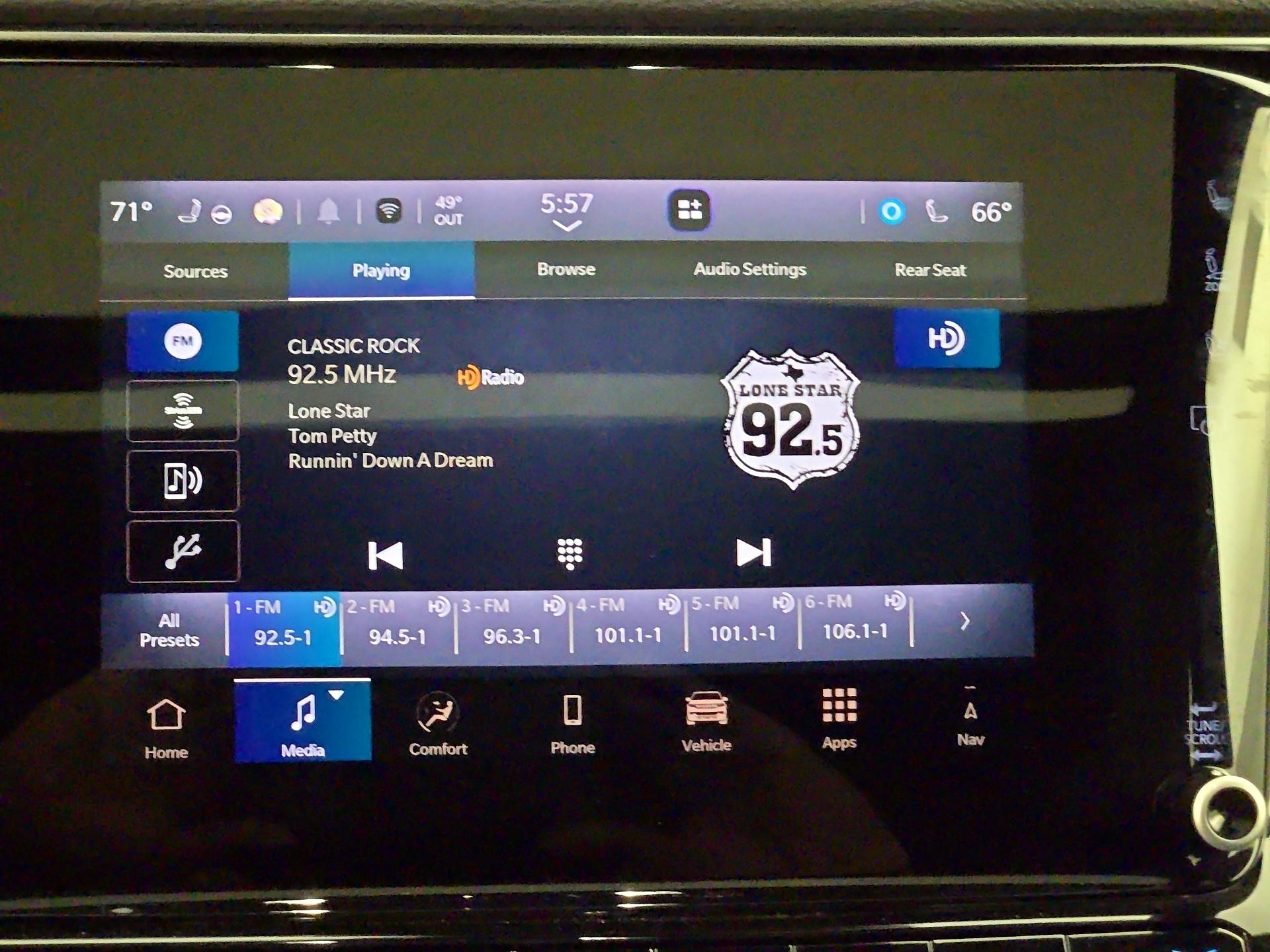 Thumbnail: 2024 Jeep Wagoneer - 16