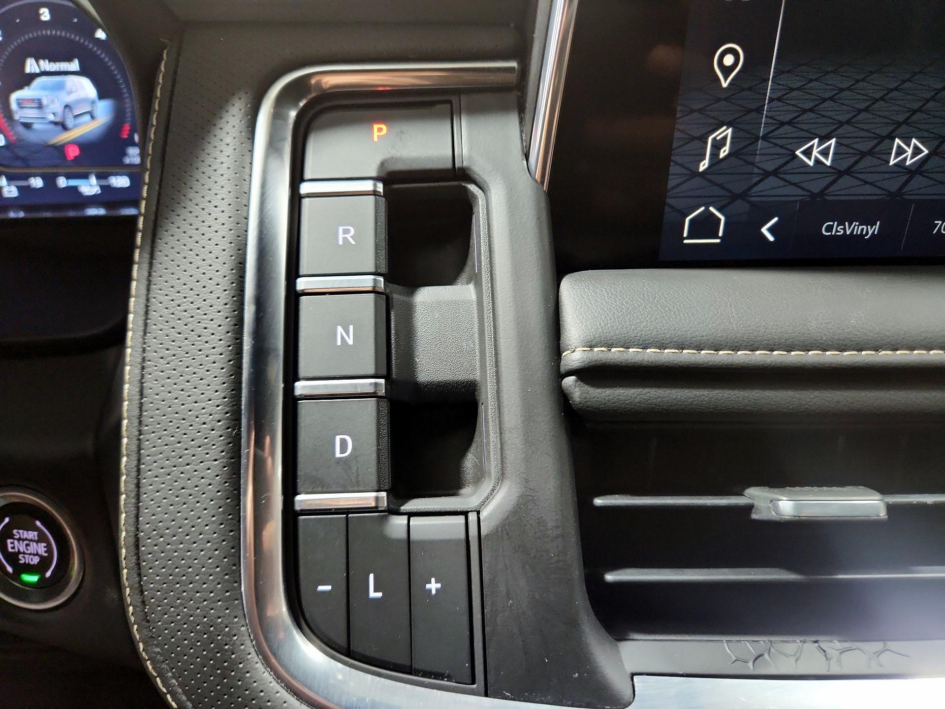 Thumbnail: 2023 GMC Yukon XL - 15