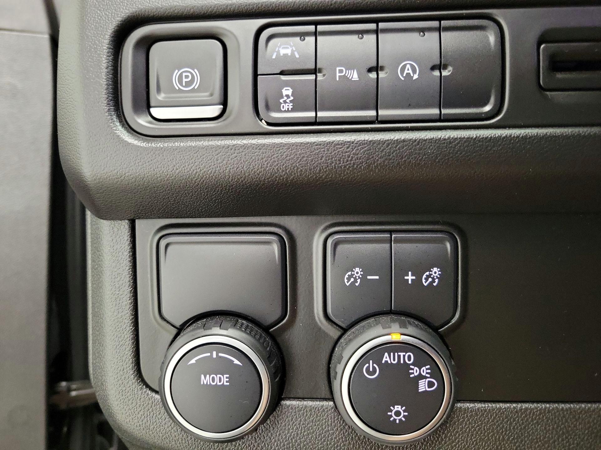 Thumbnail: 2023 Chevrolet Tahoe - 13