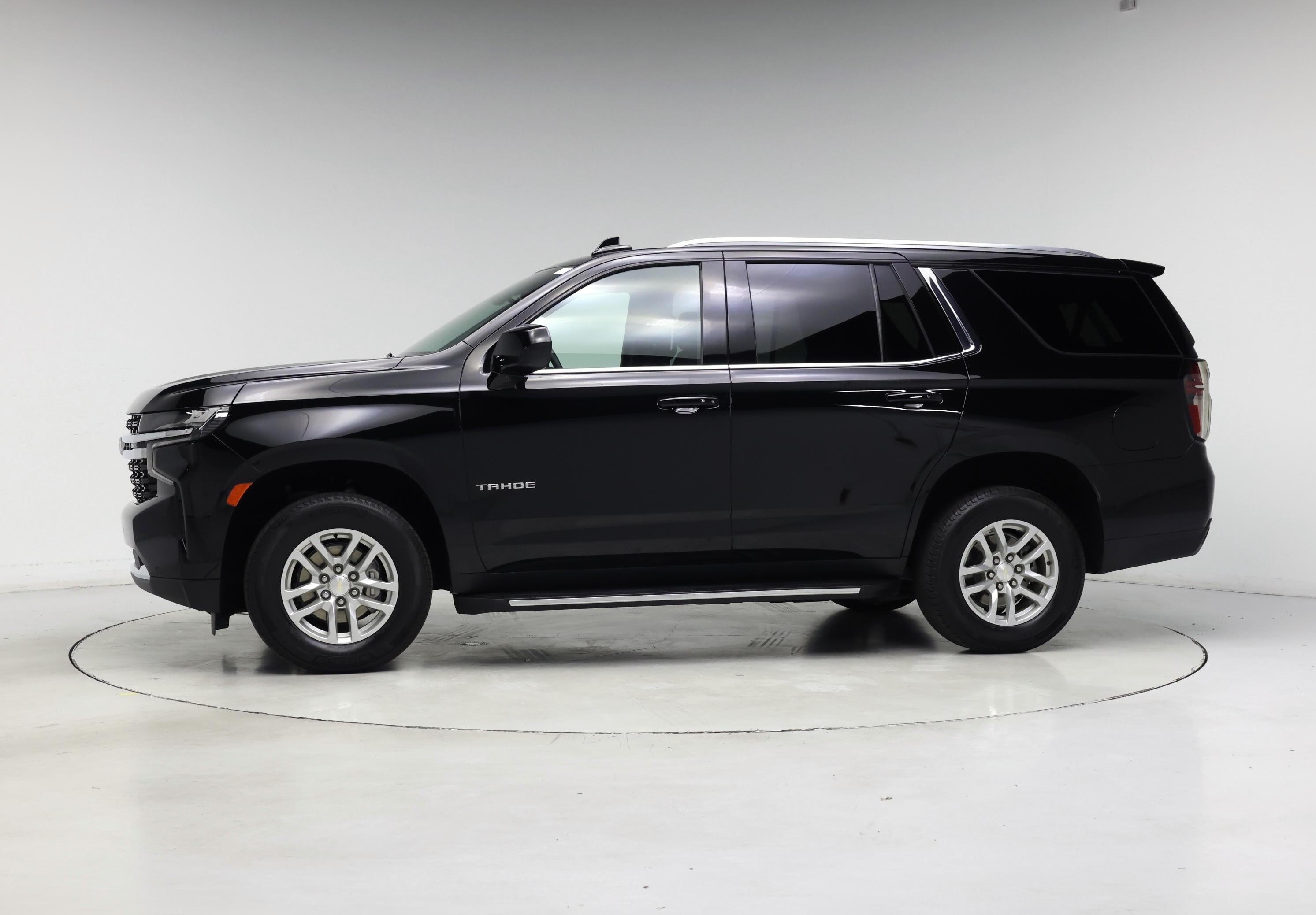 Thumbnail: 2023 Chevrolet Tahoe - 3