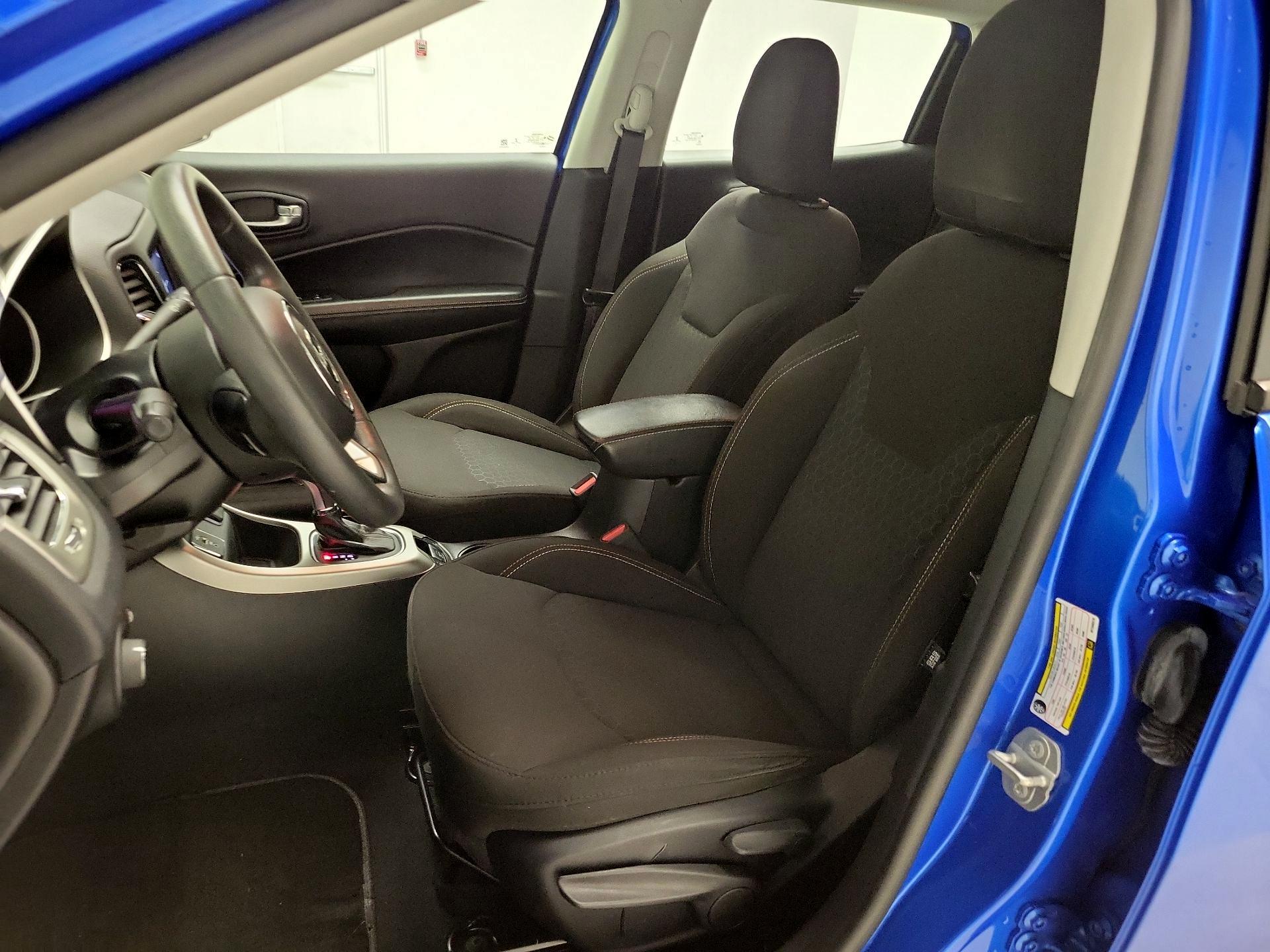 Thumbnail: 2021 Jeep Compass - 11