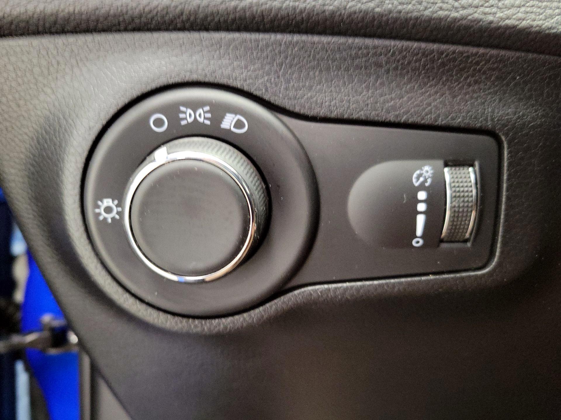 Thumbnail: 2021 Jeep Compass - 13