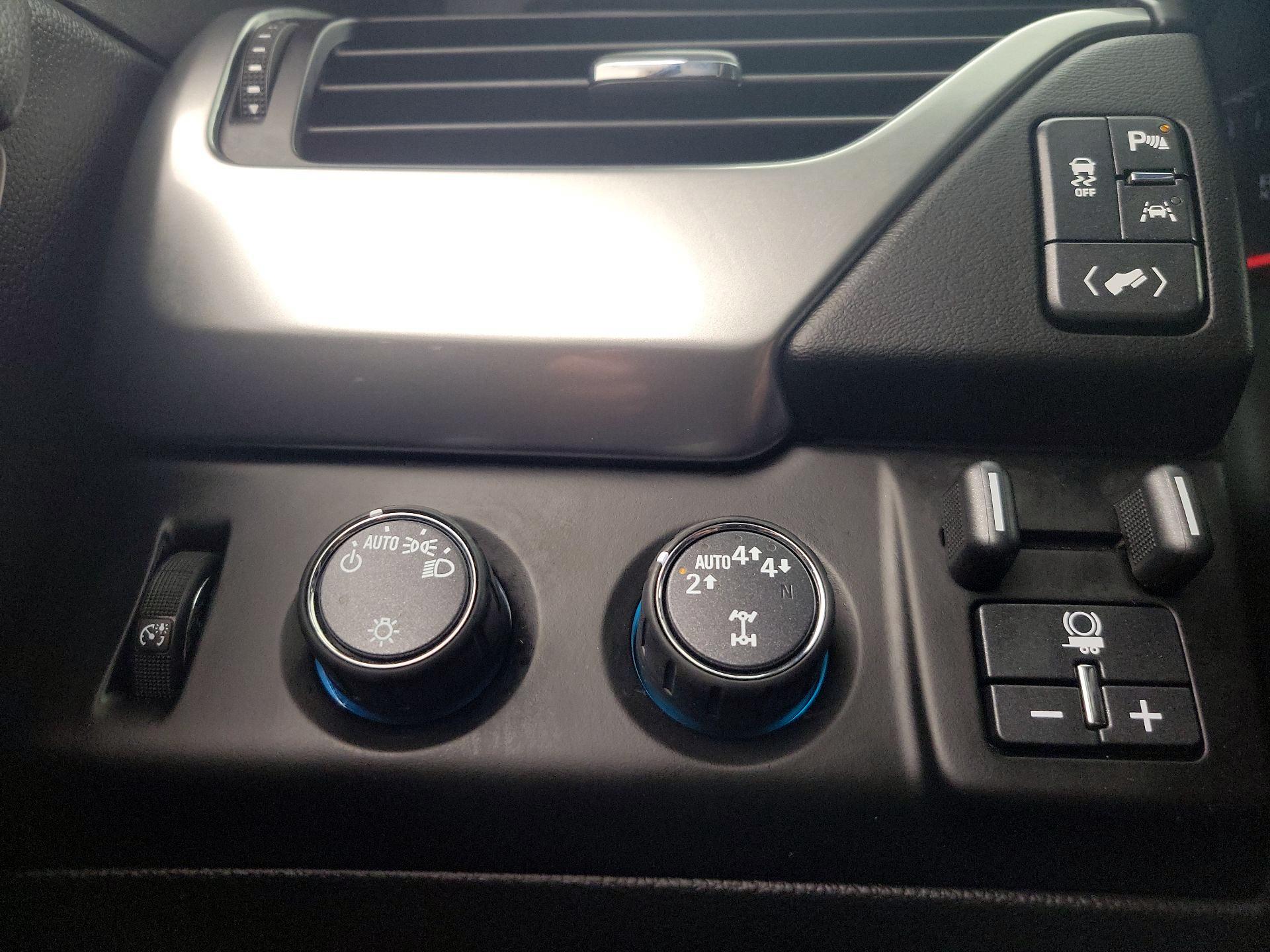 Thumbnail: 2020 Chevrolet Tahoe - 13