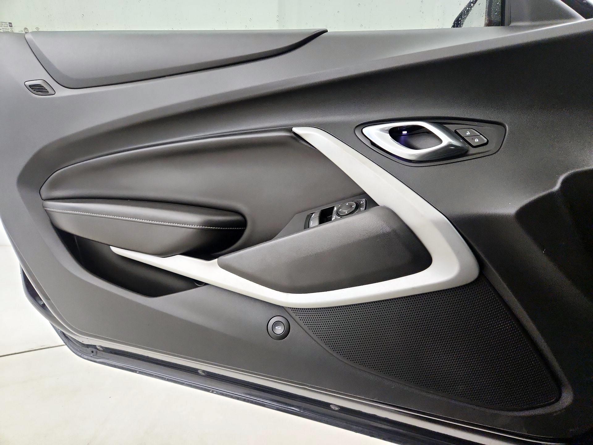 Thumbnail: 2018 Chevrolet Camaro - 12