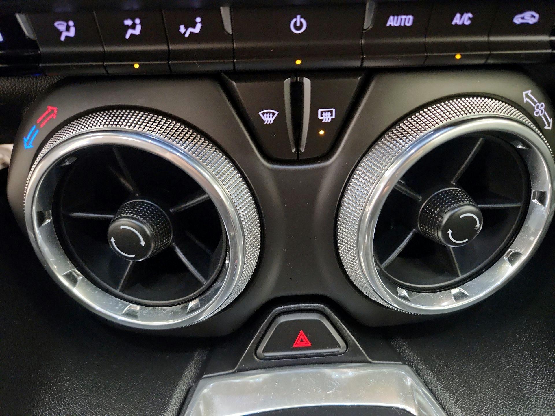 Thumbnail: 2018 Chevrolet Camaro - 14