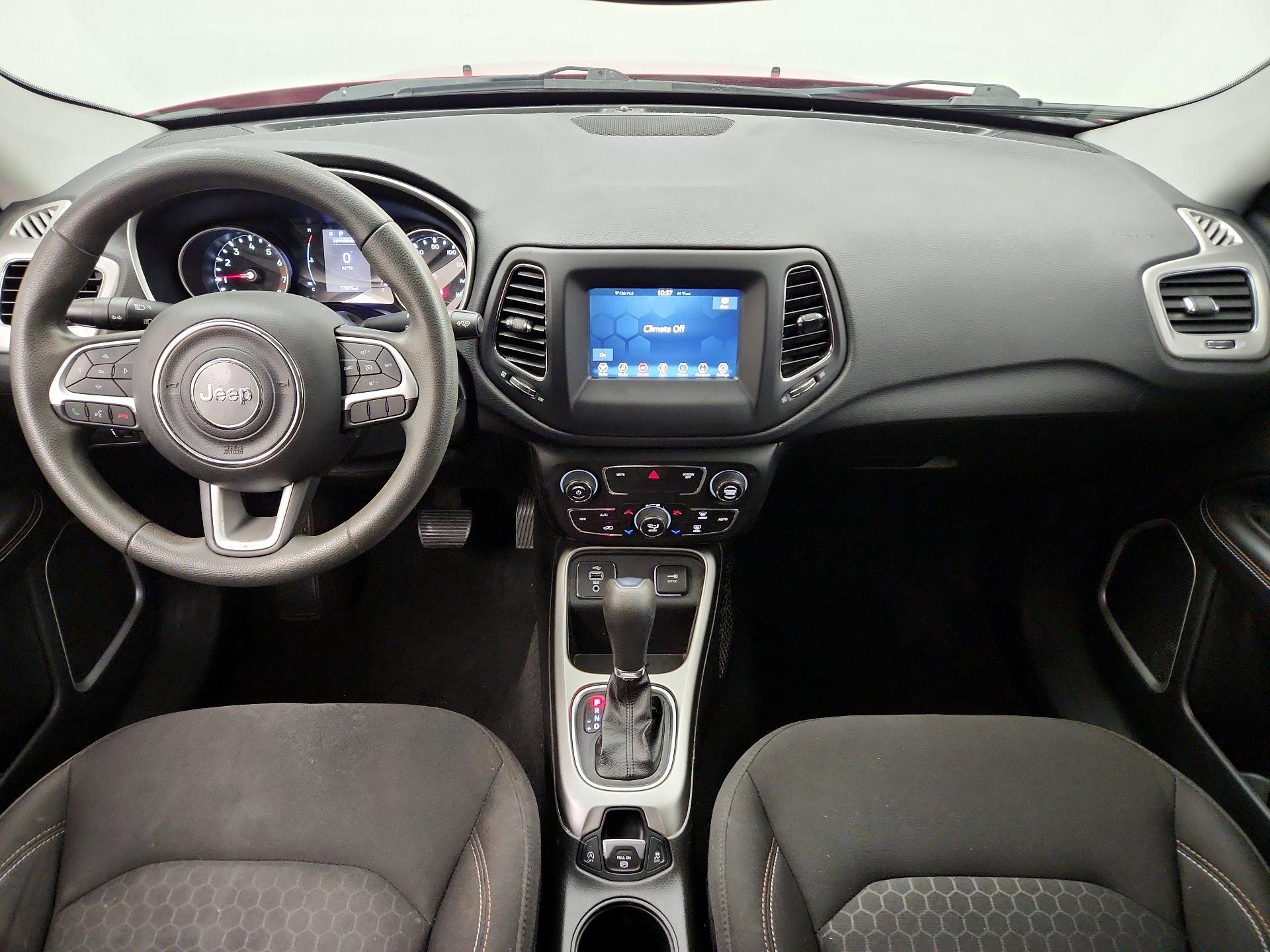 Thumbnail: 2020 Jeep Compass - 9