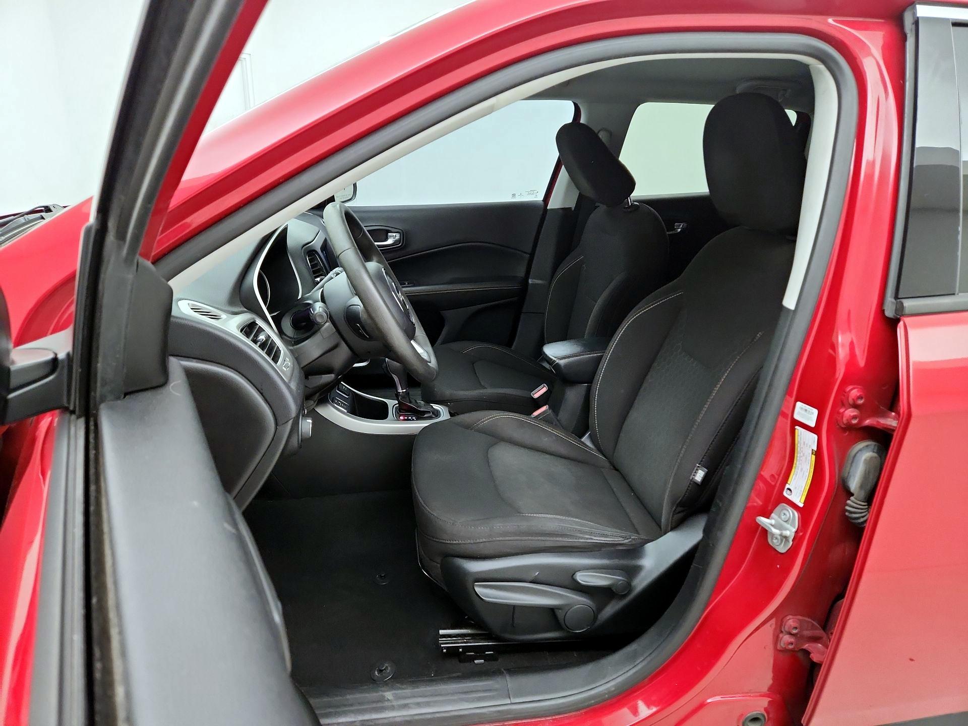 Thumbnail: 2020 Jeep Compass - 11