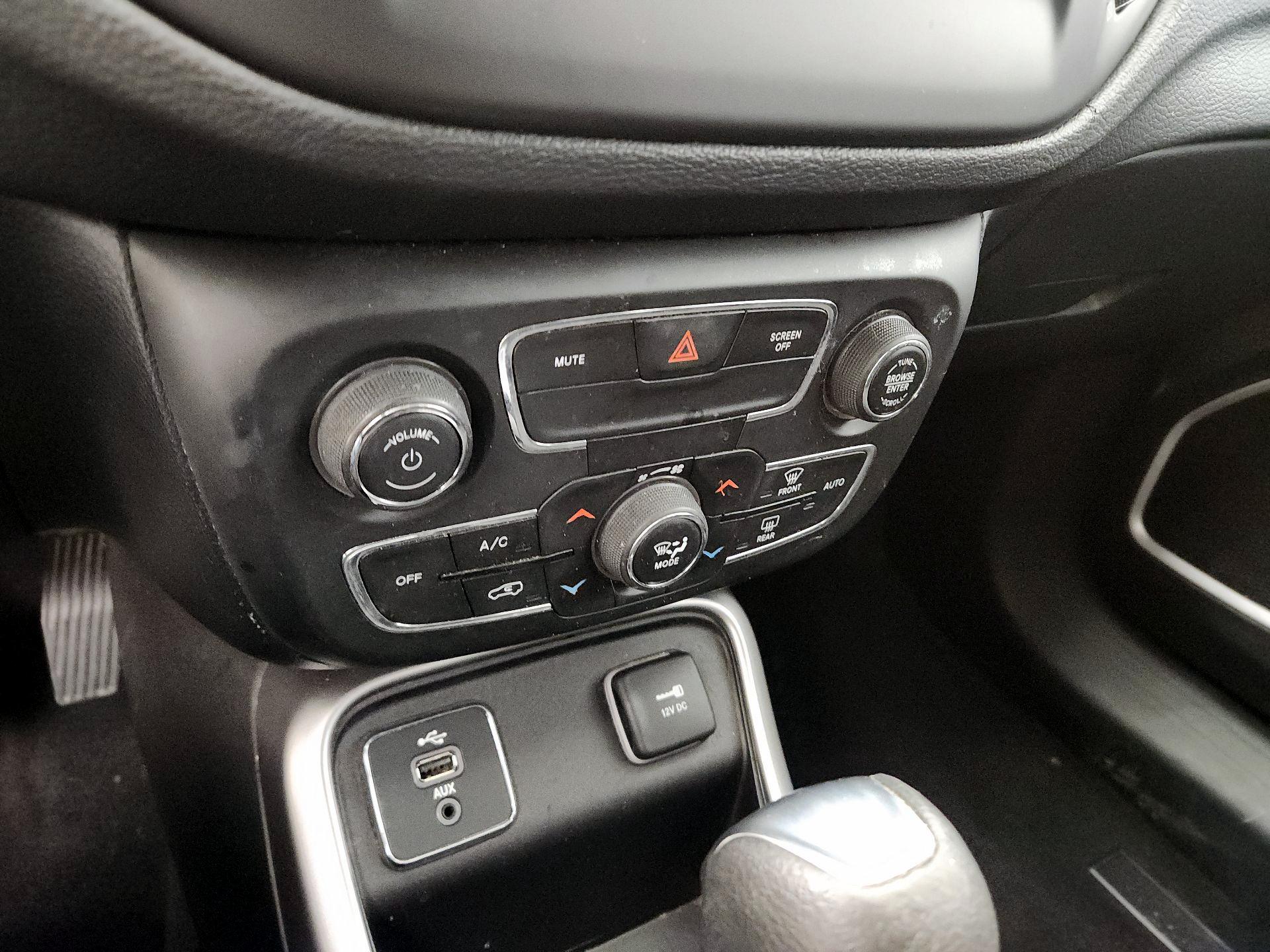 Thumbnail: 2020 Jeep Compass - 14