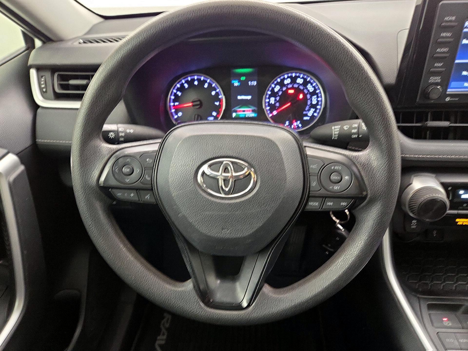 Thumbnail: 2020 Toyota RAV4 - 10