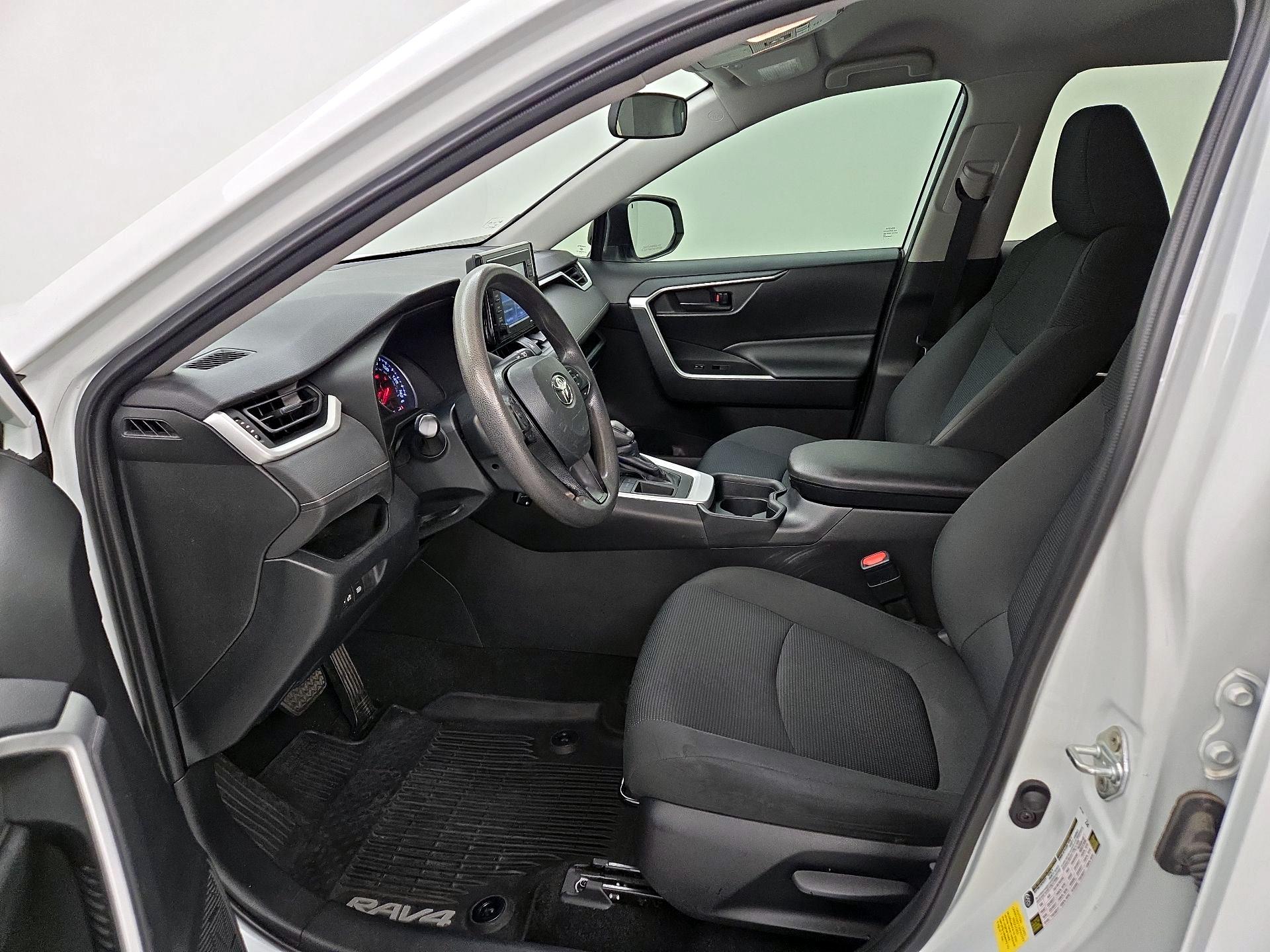 Thumbnail: 2020 Toyota RAV4 - 11