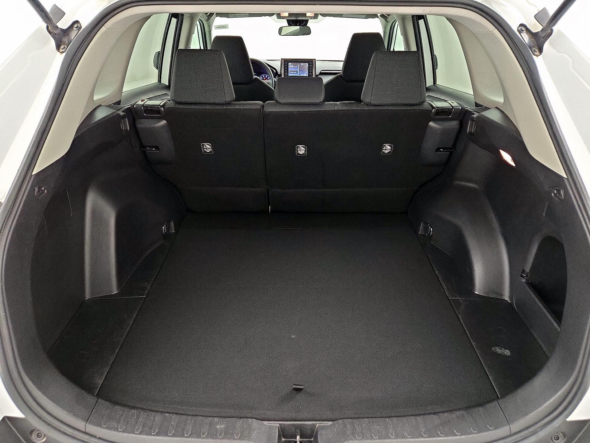 Thumbnail: 2020 Toyota RAV4 - 20