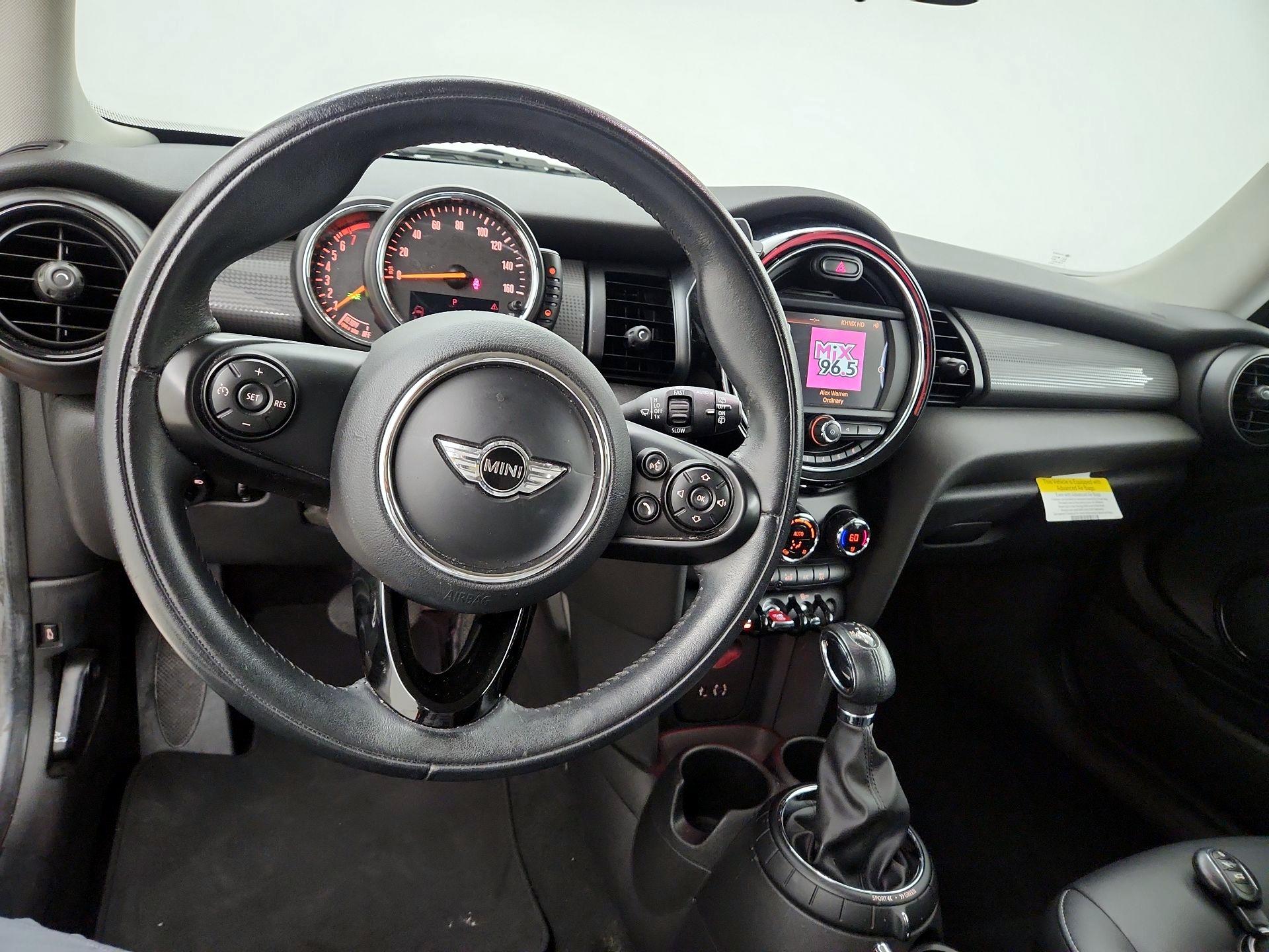 Thumbnail: 2015 MINI Cooper Hardtop - 9