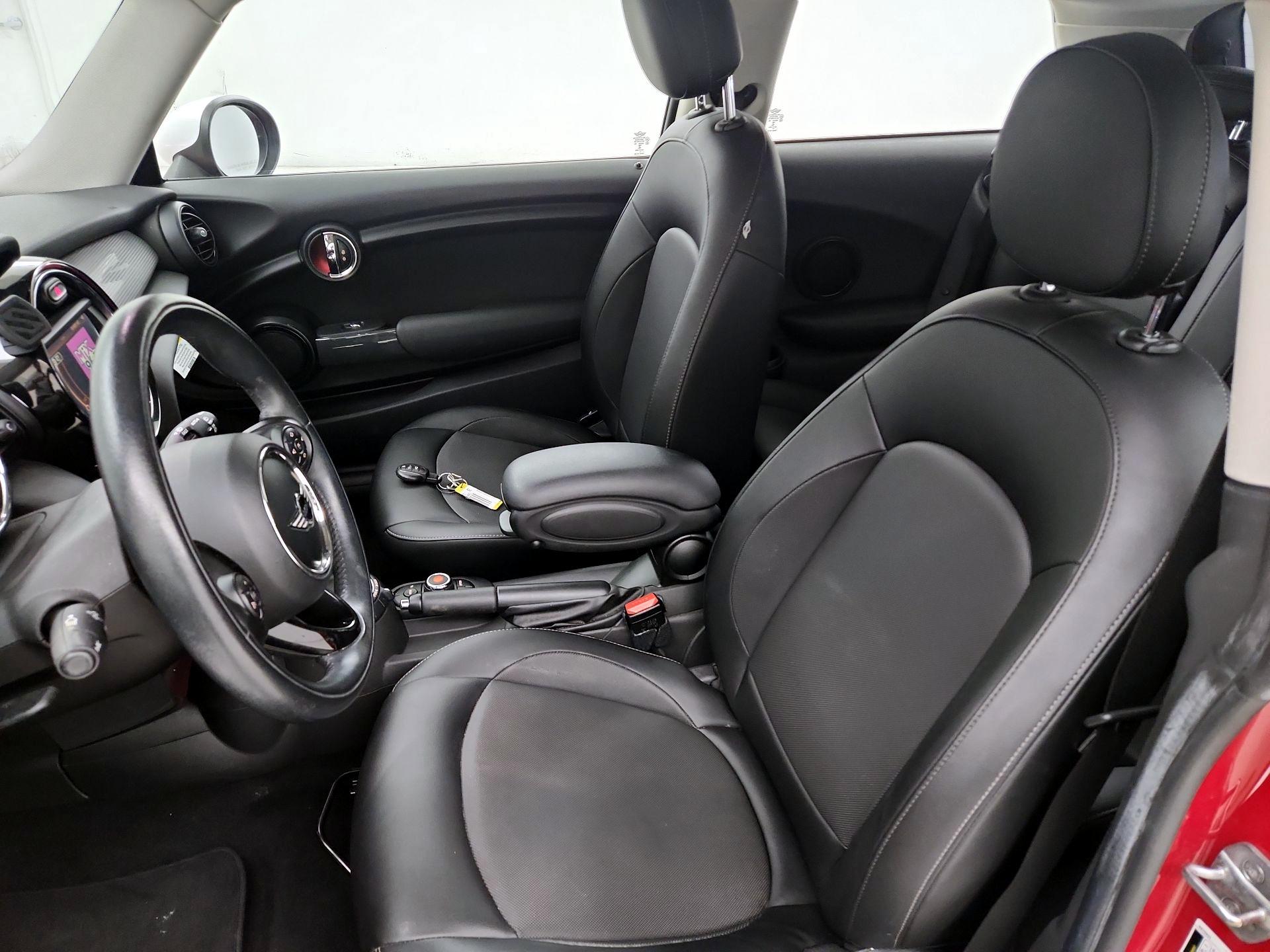 Thumbnail: 2015 MINI Cooper Hardtop - 11