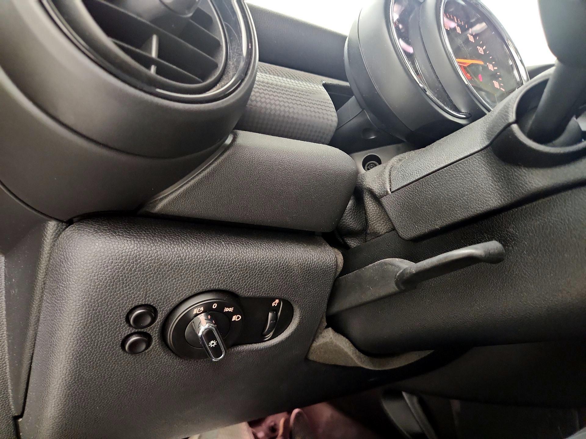 Thumbnail: 2015 MINI Cooper Hardtop - 13