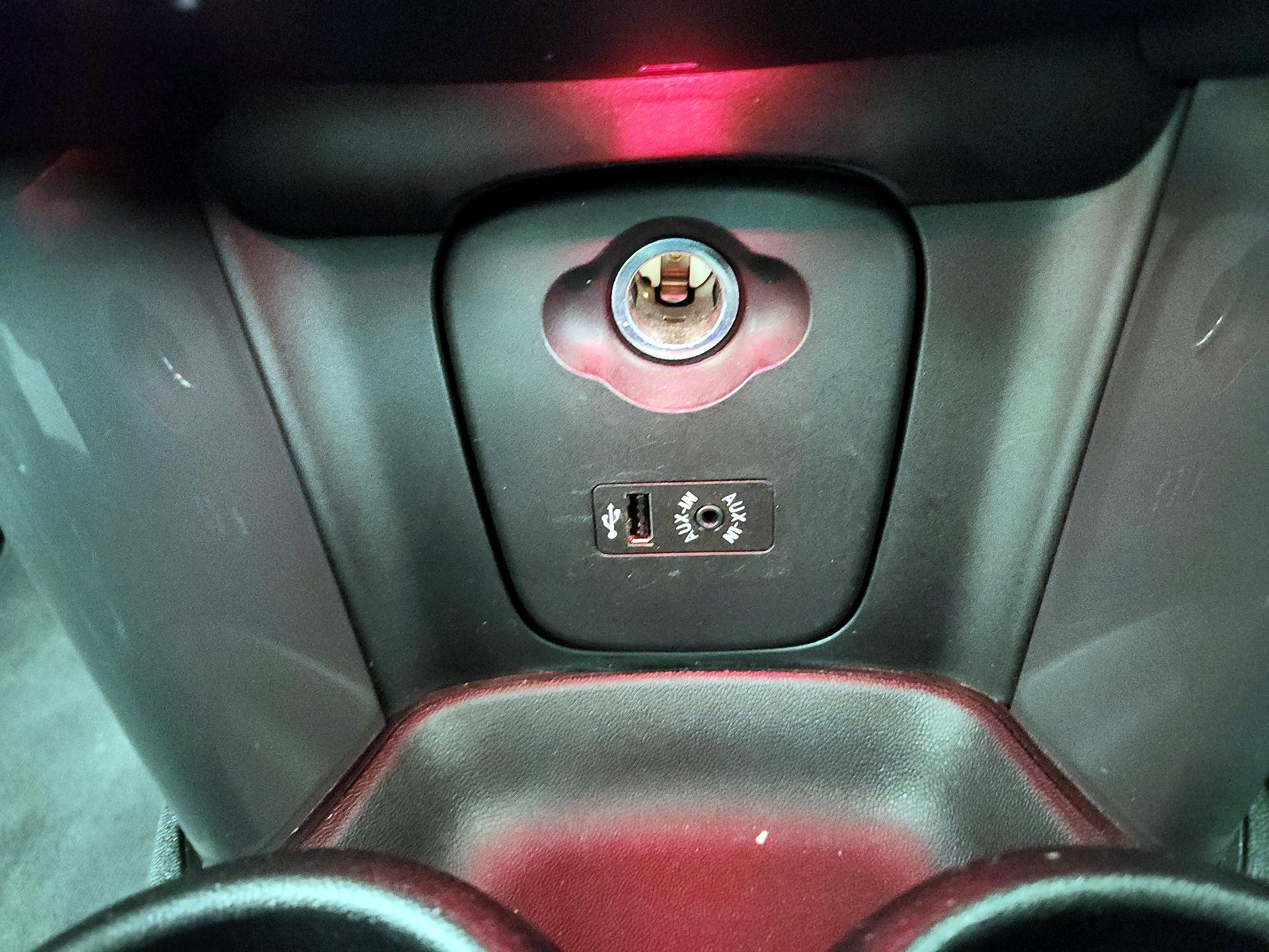 Thumbnail: 2015 MINI Cooper Hardtop - 17