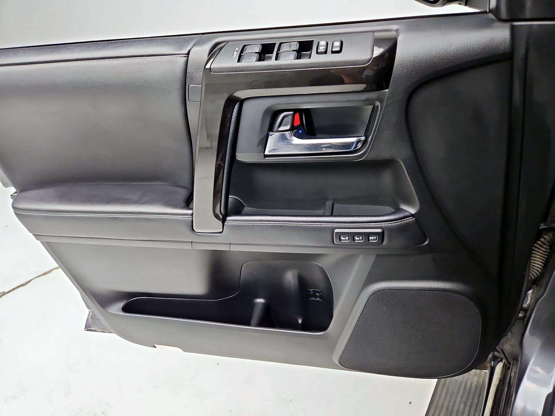 Thumbnail: 2020 Toyota 4Runner - 12