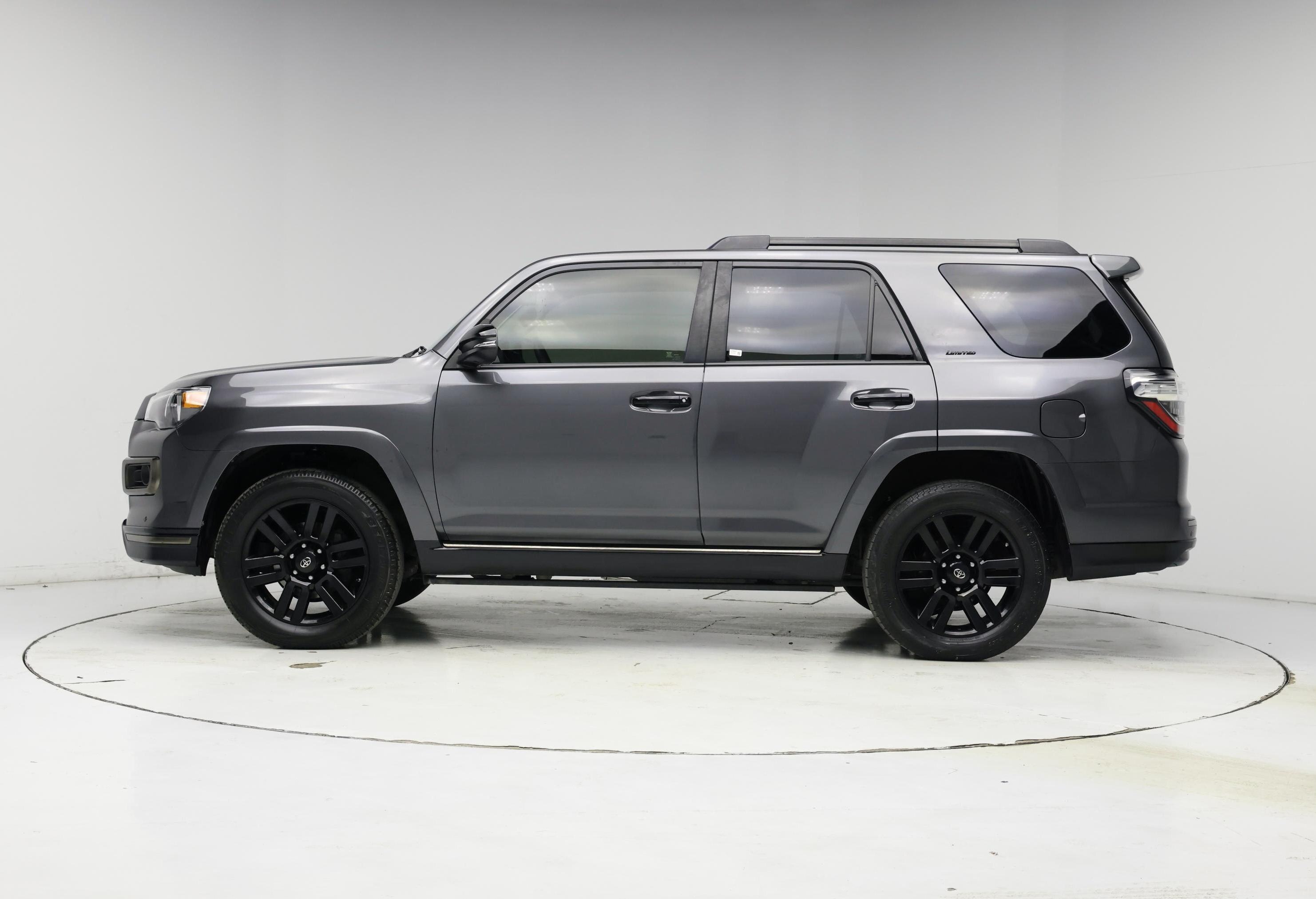 Thumbnail: 2020 Toyota 4Runner - 3