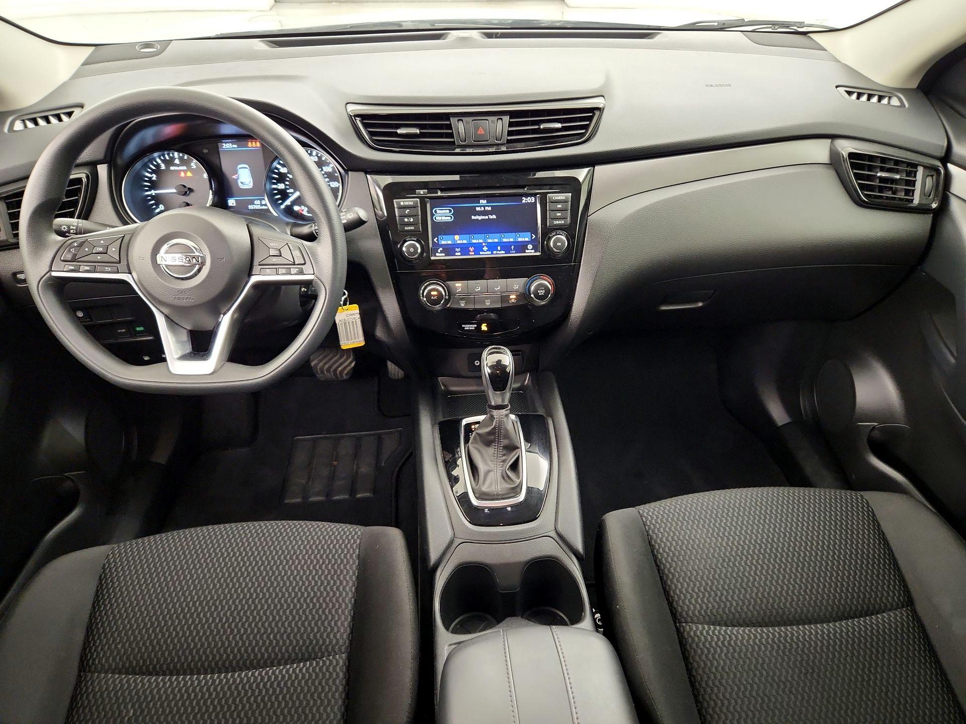 Thumbnail: 2020 Nissan Rogue Sport - 9