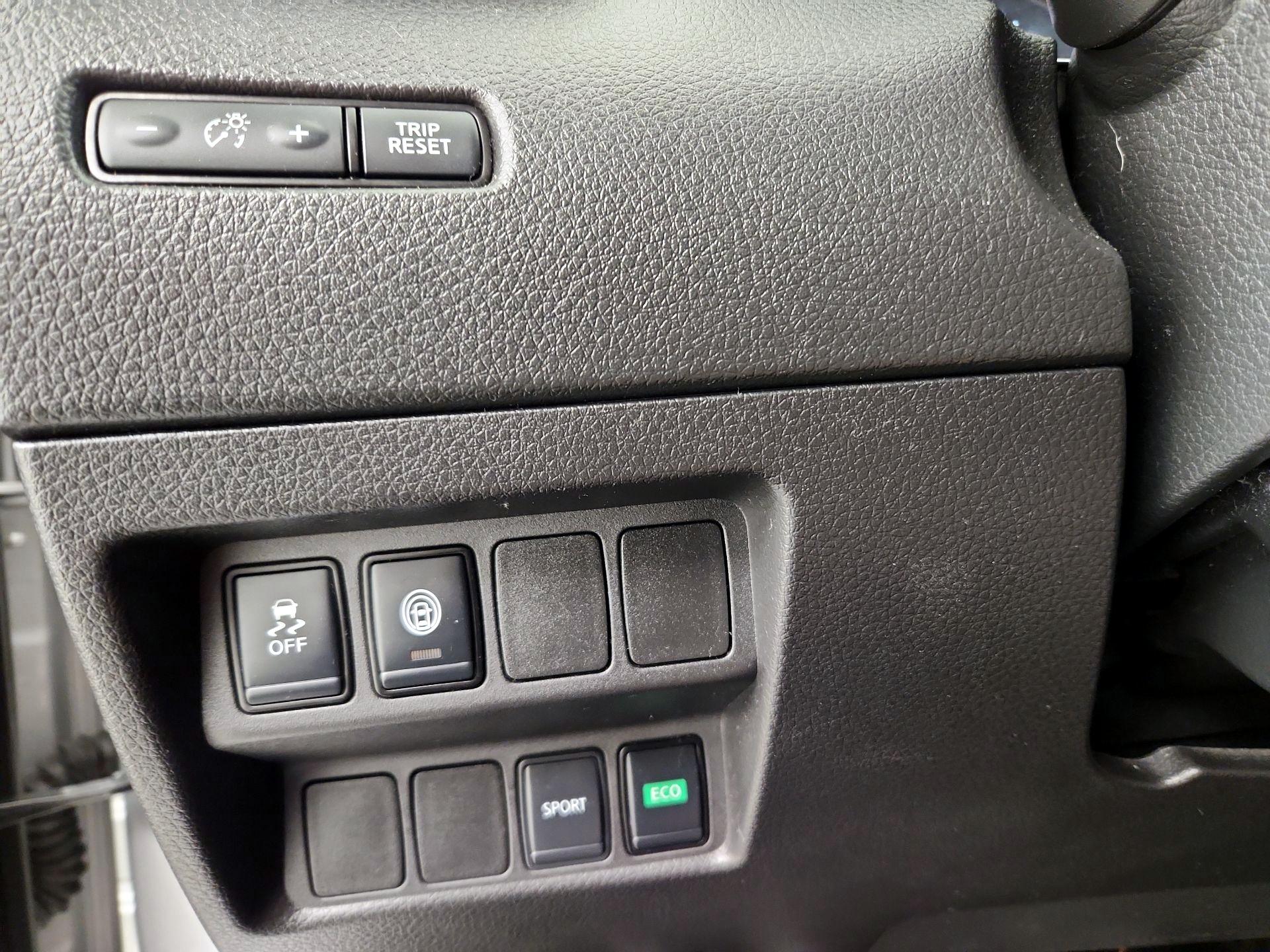 Thumbnail: 2020 Nissan Rogue Sport - 13