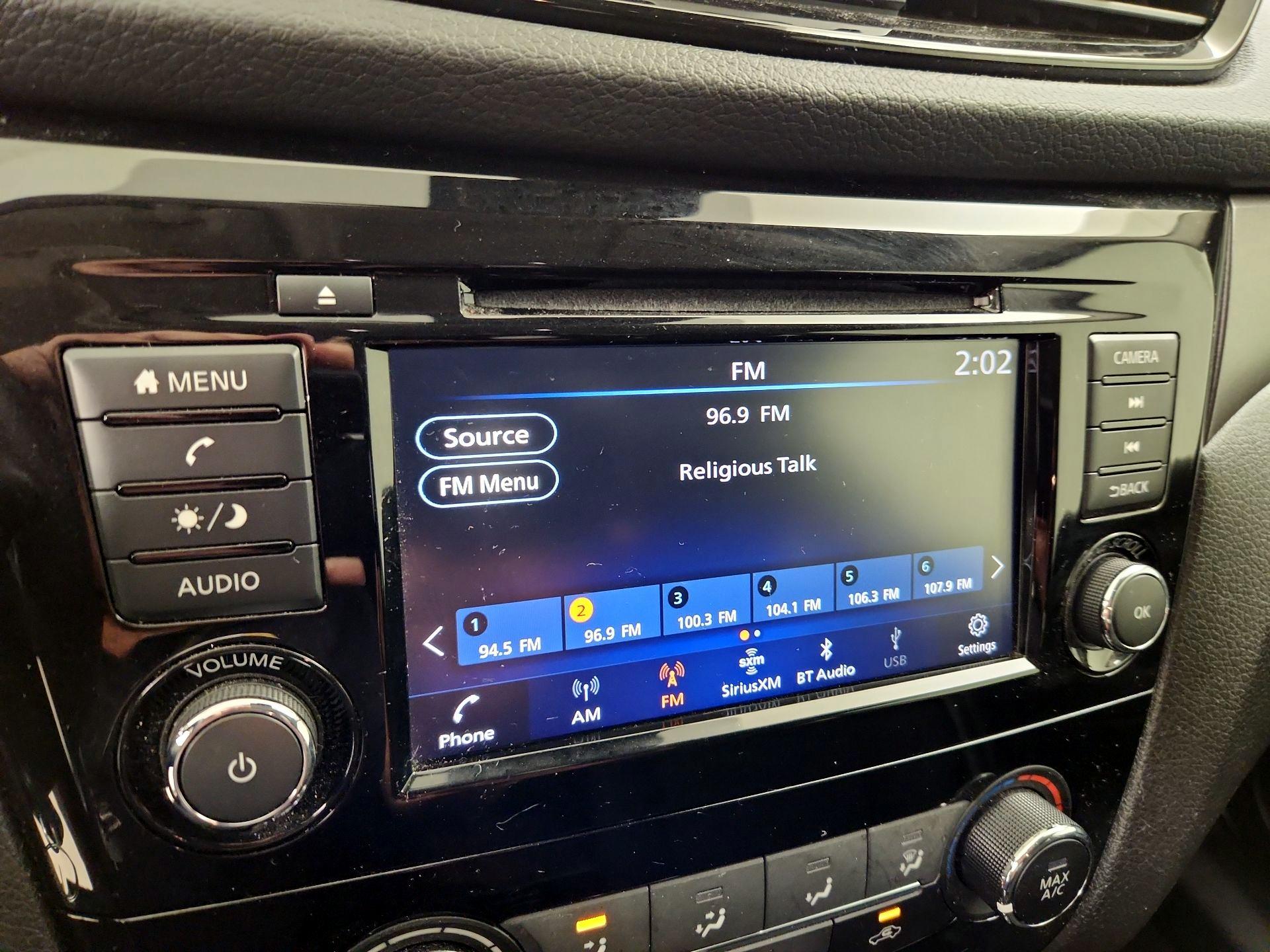 Thumbnail: 2020 Nissan Rogue Sport - 15