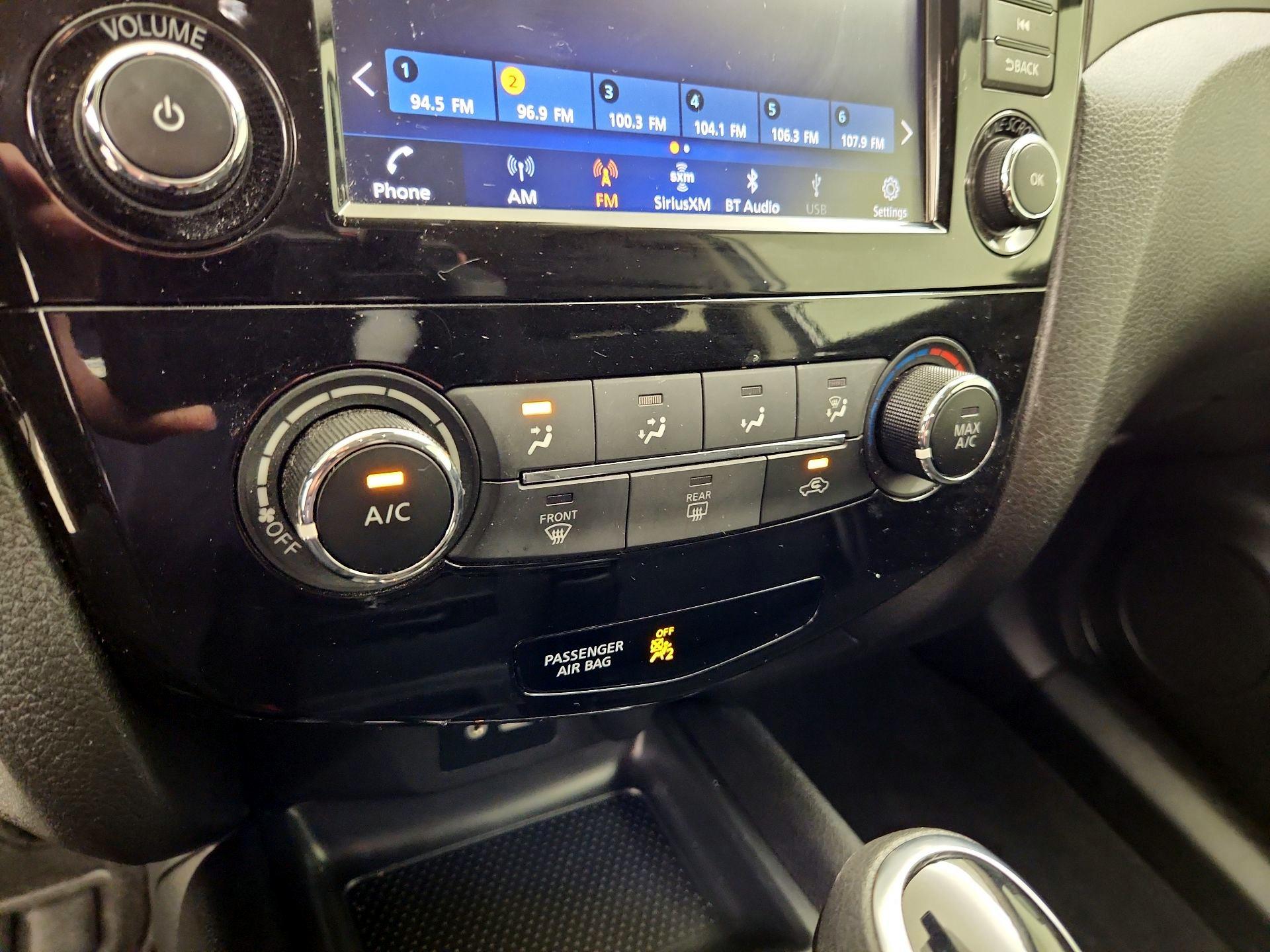 Thumbnail: 2020 Nissan Rogue Sport - 16